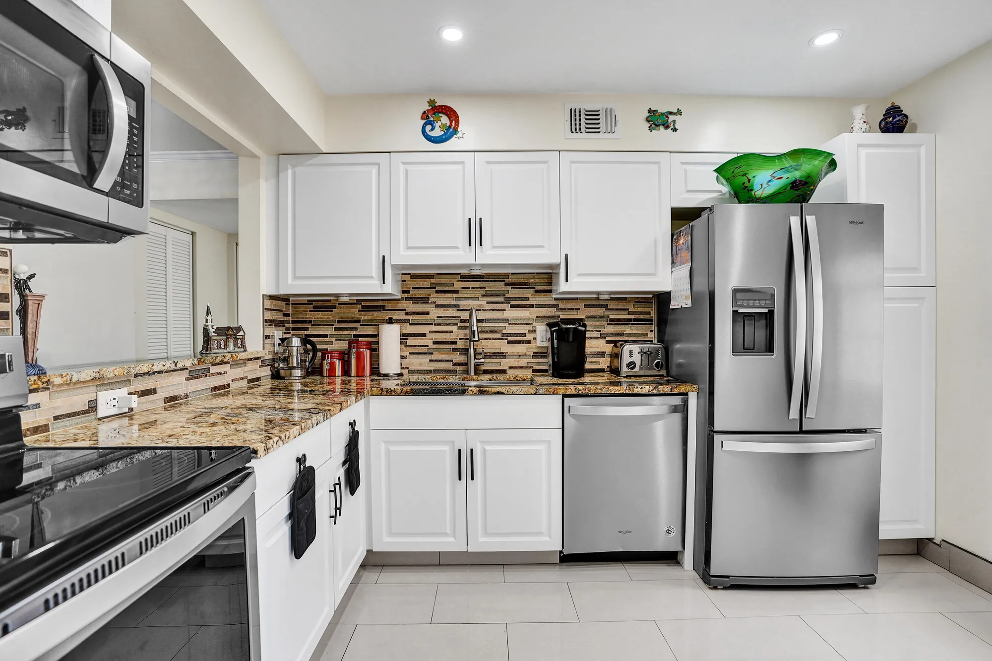 Property Slideshow image 6 of 64 | 140 lake meryl dr apt 140, West Palm Beach, FL, 33411