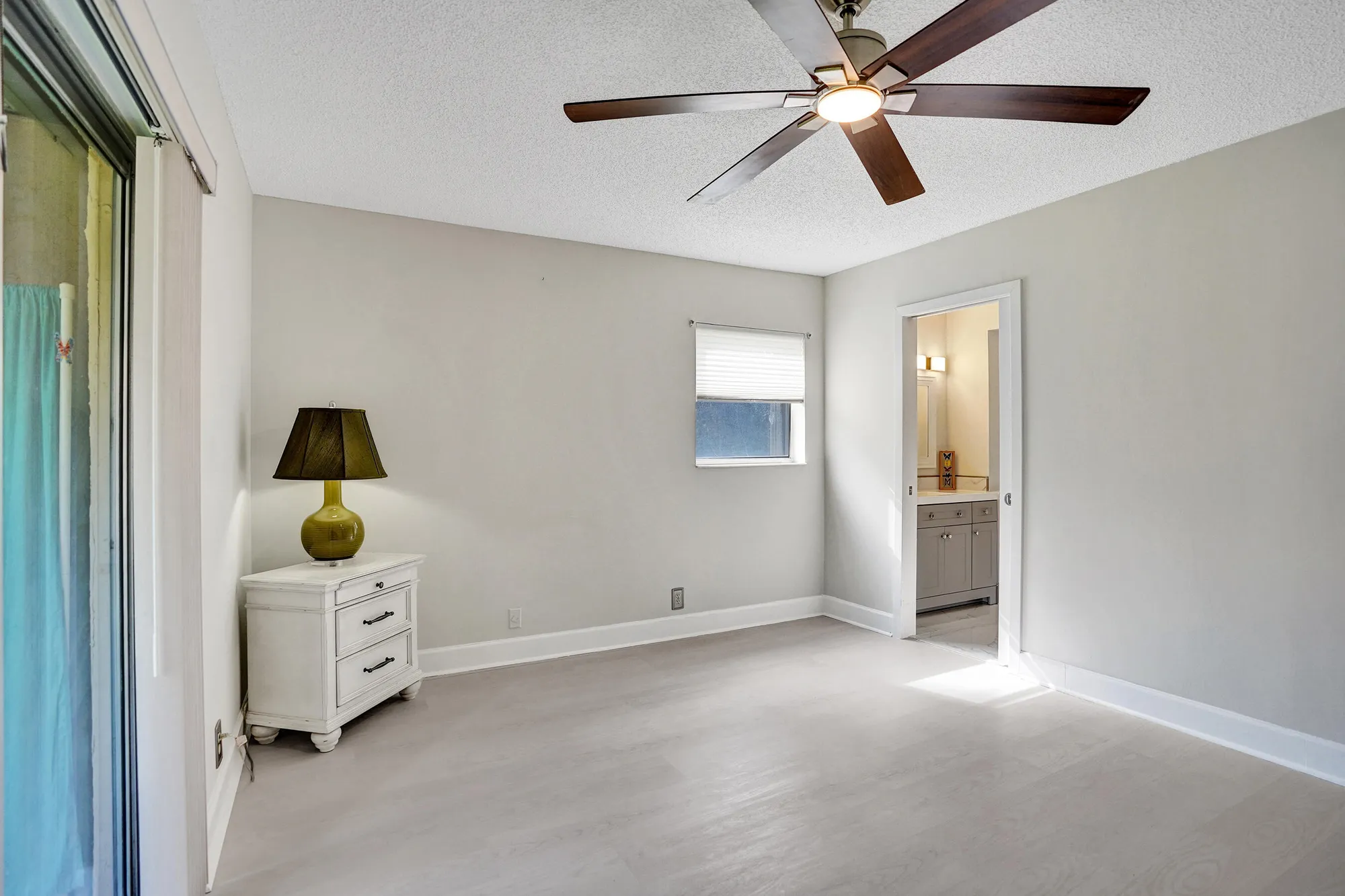 Property Slideshow image 22 of 64 | 140 lake meryl dr apt 140, West Palm Beach, FL, 33411