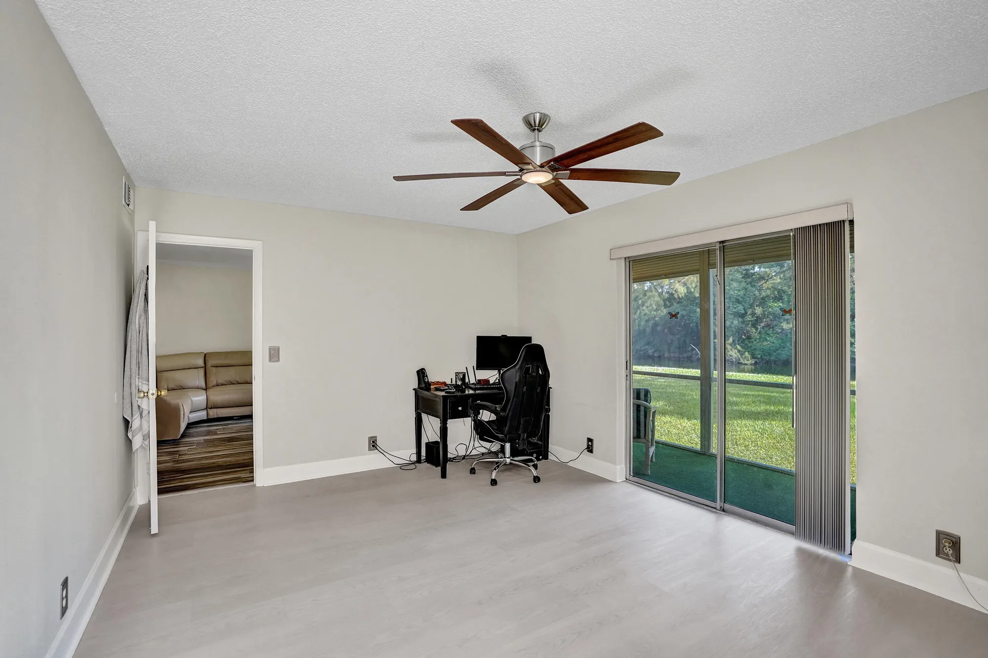 Property Slideshow image 19 of 64 | 140 lake meryl dr apt 140, West Palm Beach, FL, 33411