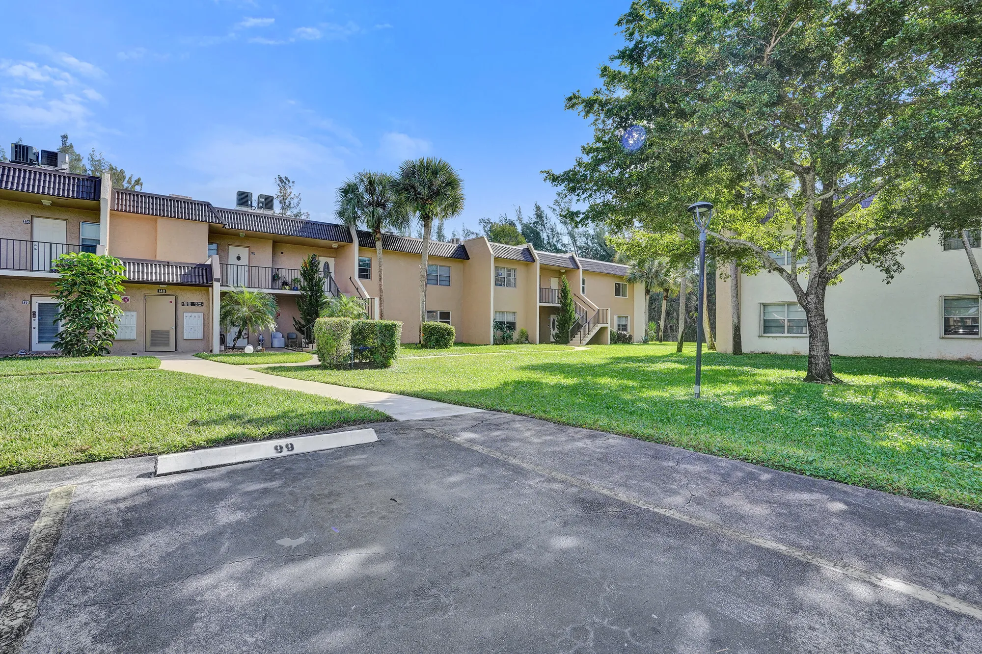 Property Slideshow image 40 of 64 | 140 lake meryl dr apt 140, West Palm Beach, FL, 33411