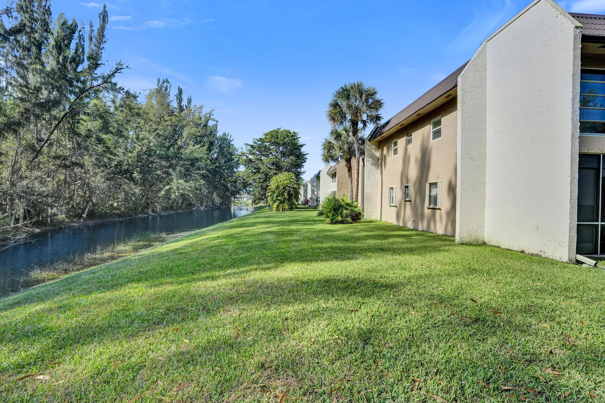 Property Slideshow image 47 of 64 | 140 lake meryl dr apt 140, West Palm Beach, FL, 33411