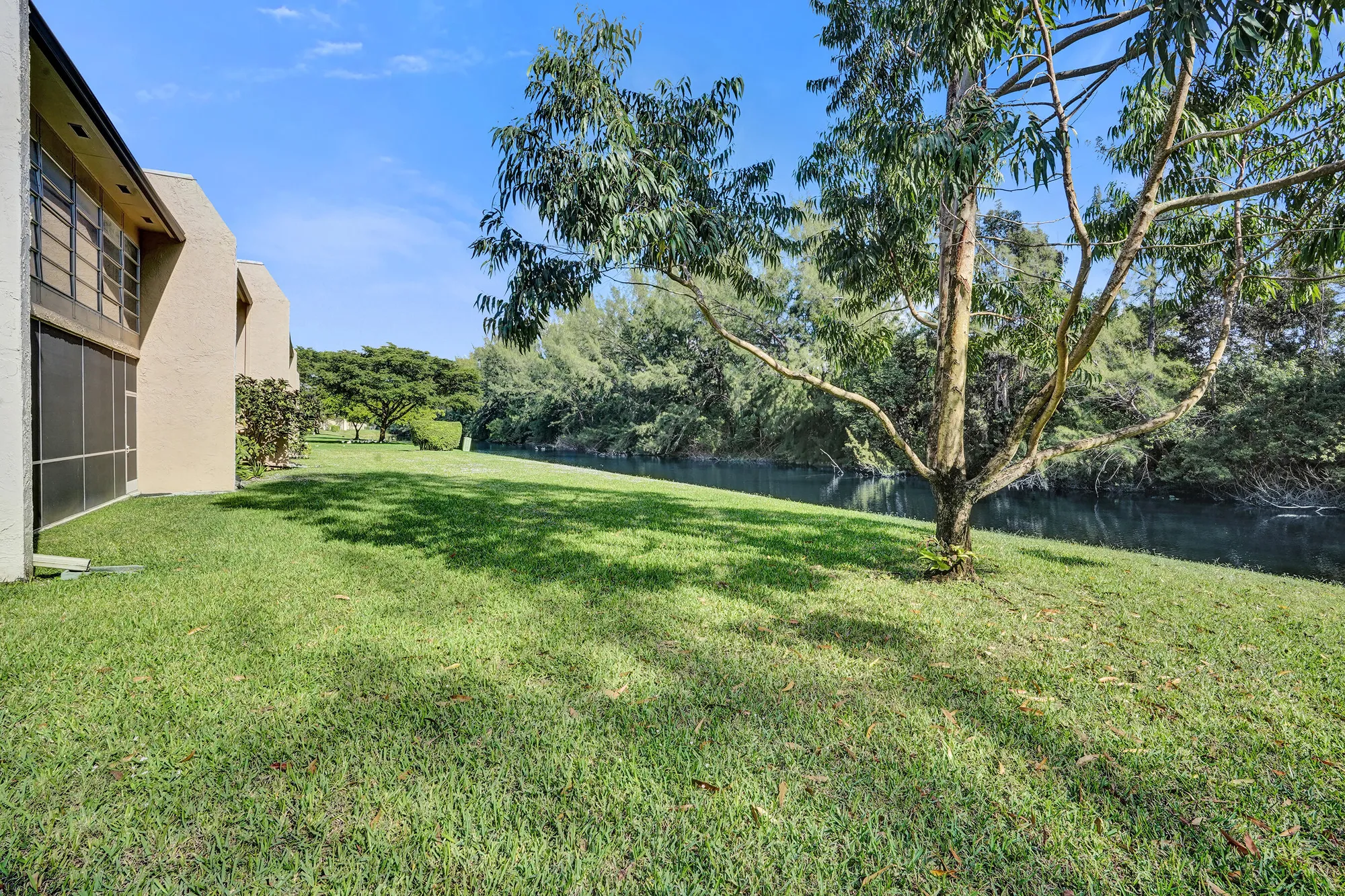 Property Slideshow image 37 of 64 | 140 lake meryl dr apt 140, West Palm Beach, FL, 33411