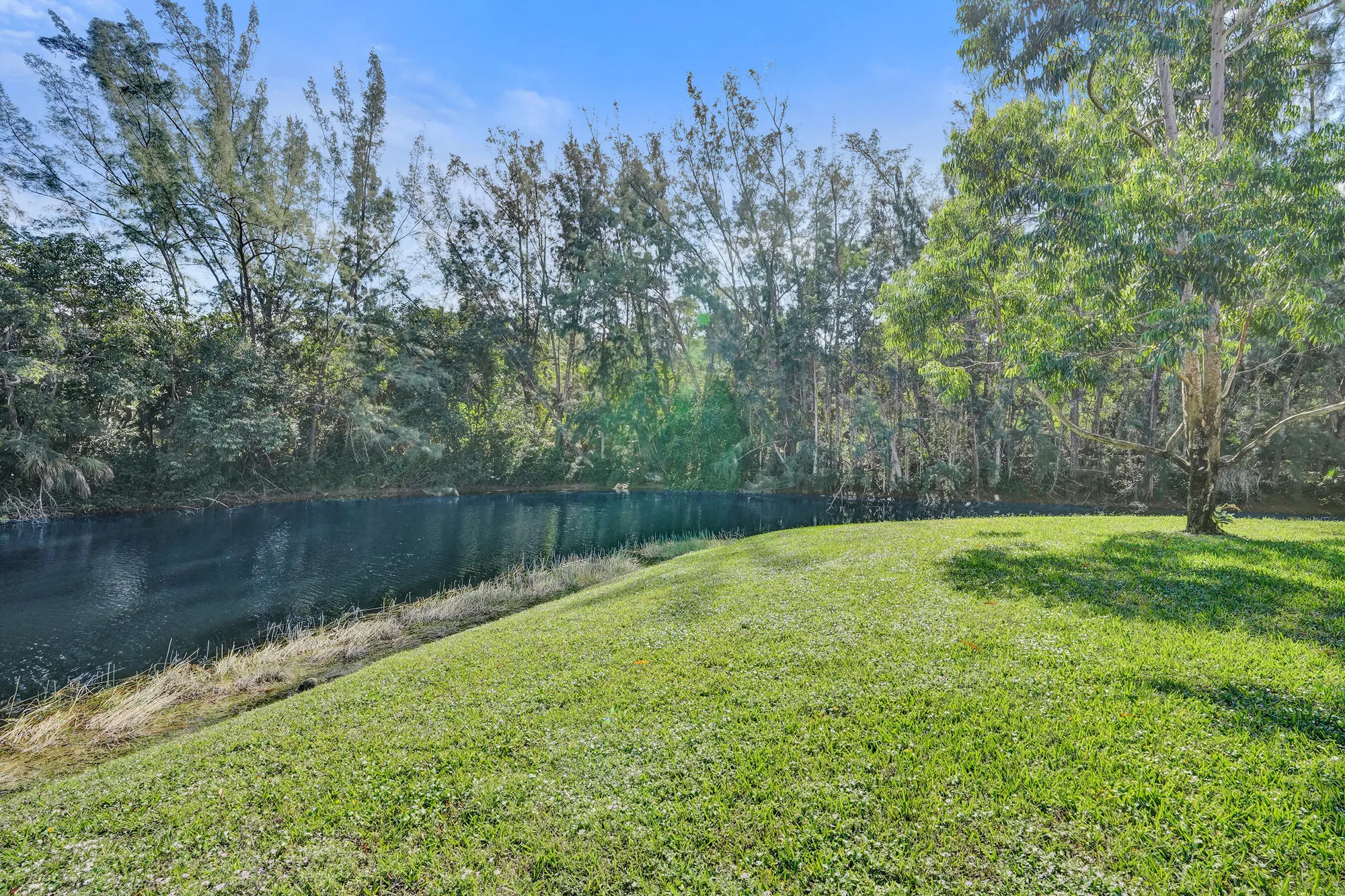 Property Slideshow image 35 of 64 | 140 lake meryl dr apt 140, West Palm Beach, FL, 33411