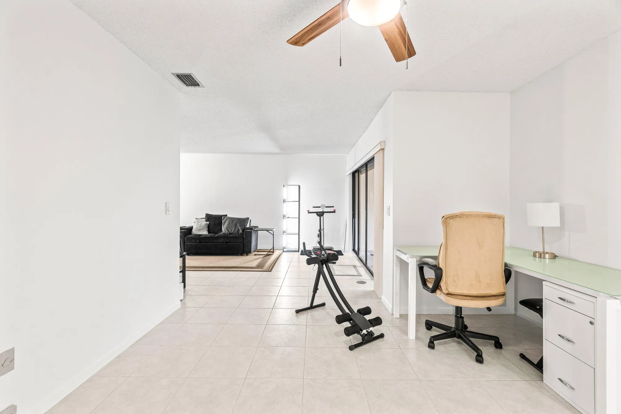 Property Slideshow image 11 of 37 | 3742 english ln d, Lake Worth, FL, 33467