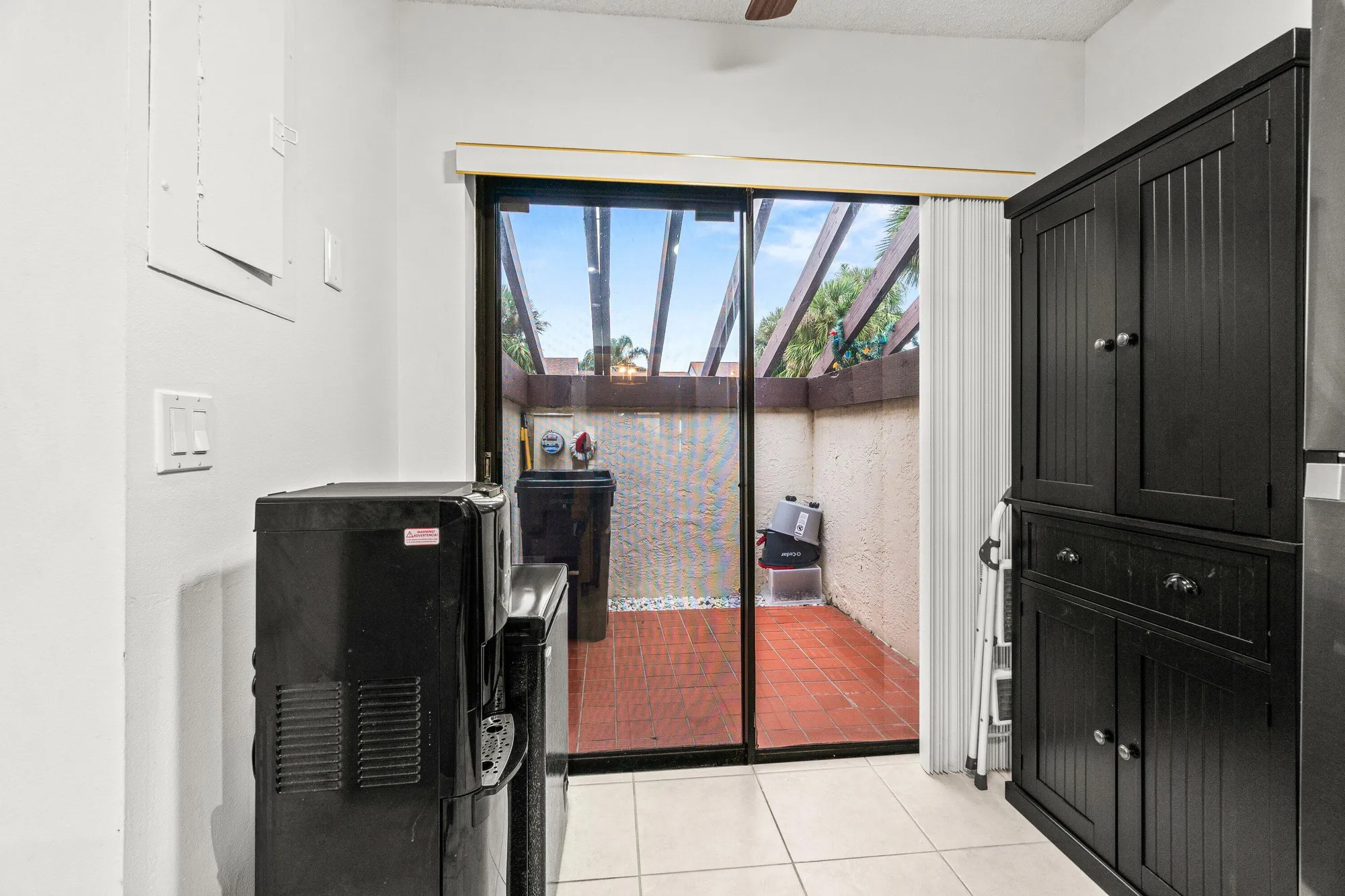 Property Slideshow image 17 of 37 | 3742 english ln d, Lake Worth, FL, 33467