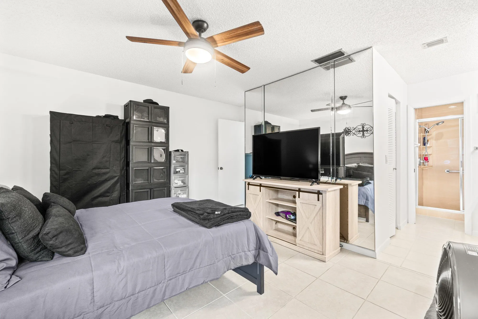 Property Slideshow image 19 of 37 | 3742 english ln d, Lake Worth, FL, 33467