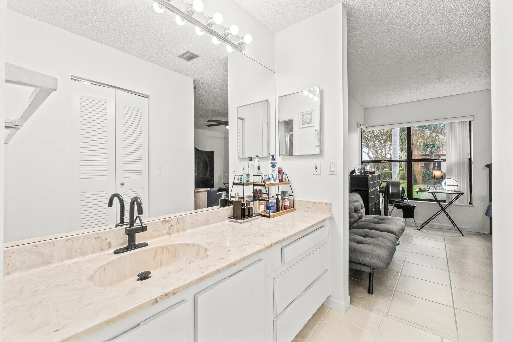 Property Slideshow image 22 of 37 | 3742 english ln d, Lake Worth, FL, 33467