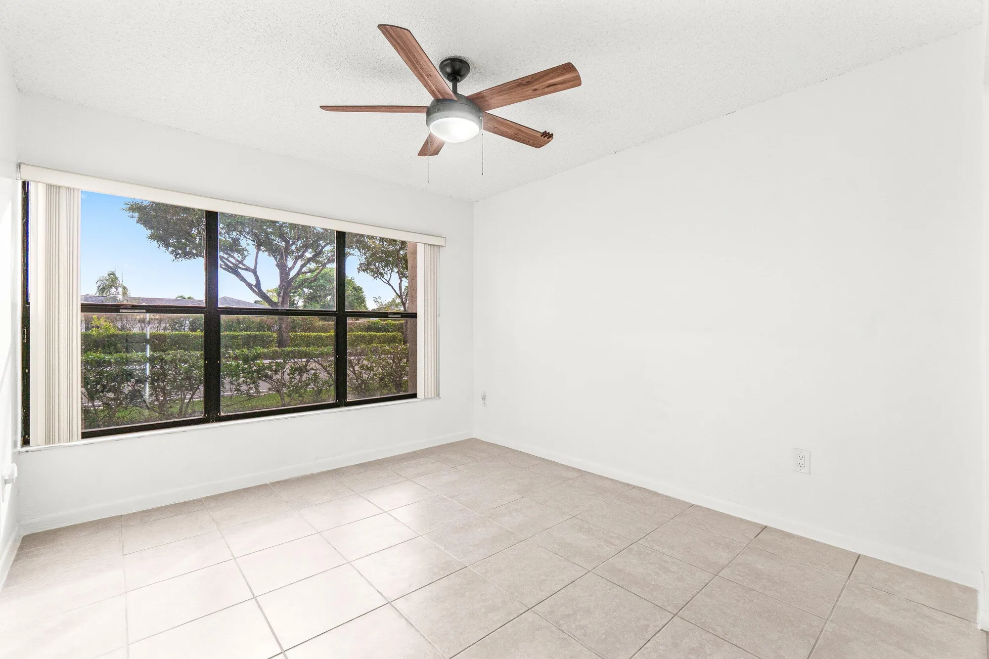 Property Slideshow image 24 of 37 | 3742 english ln d, Lake Worth, FL, 33467