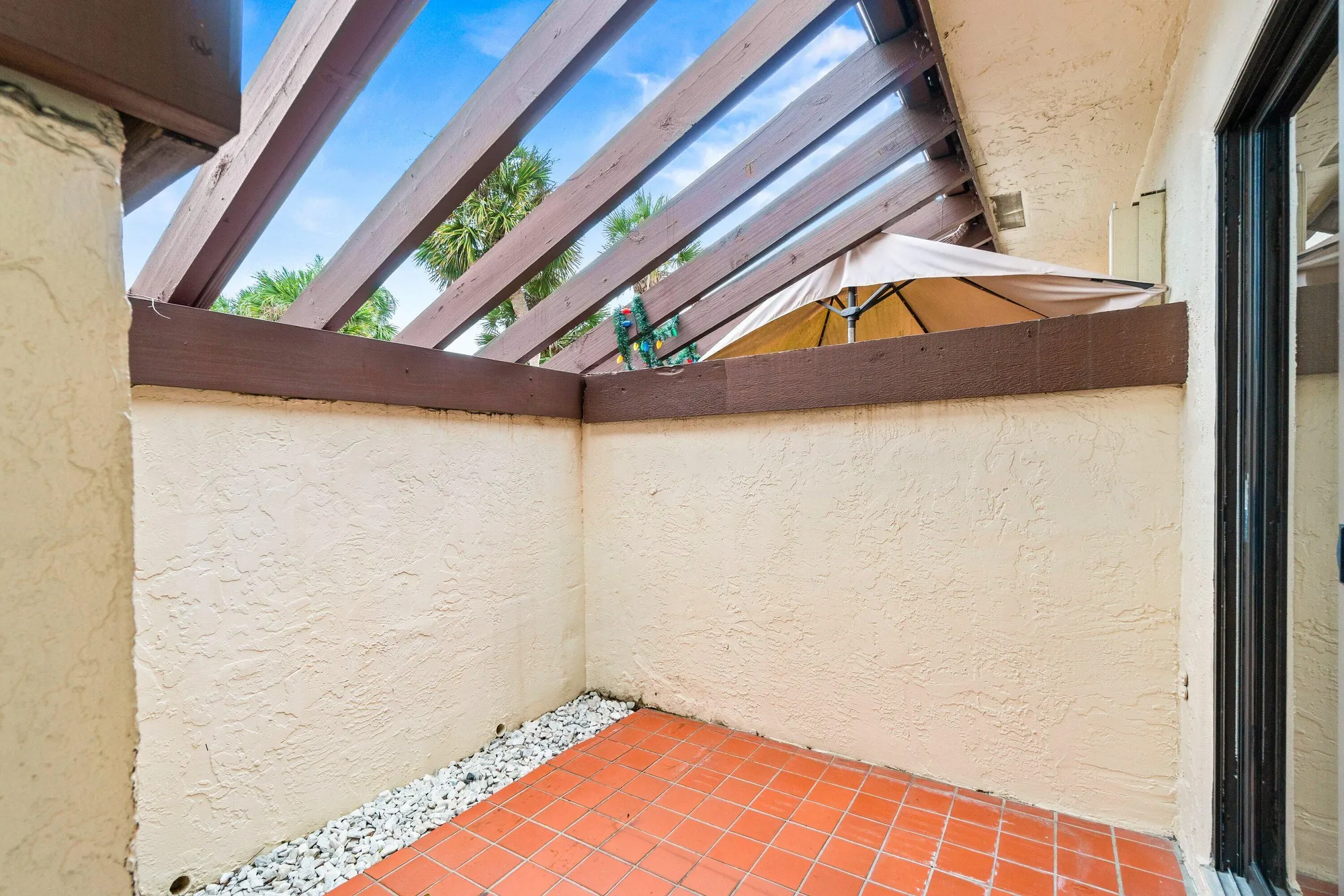 Property Slideshow image 33 of 37 | 3742 english ln d, Lake Worth, FL, 33467