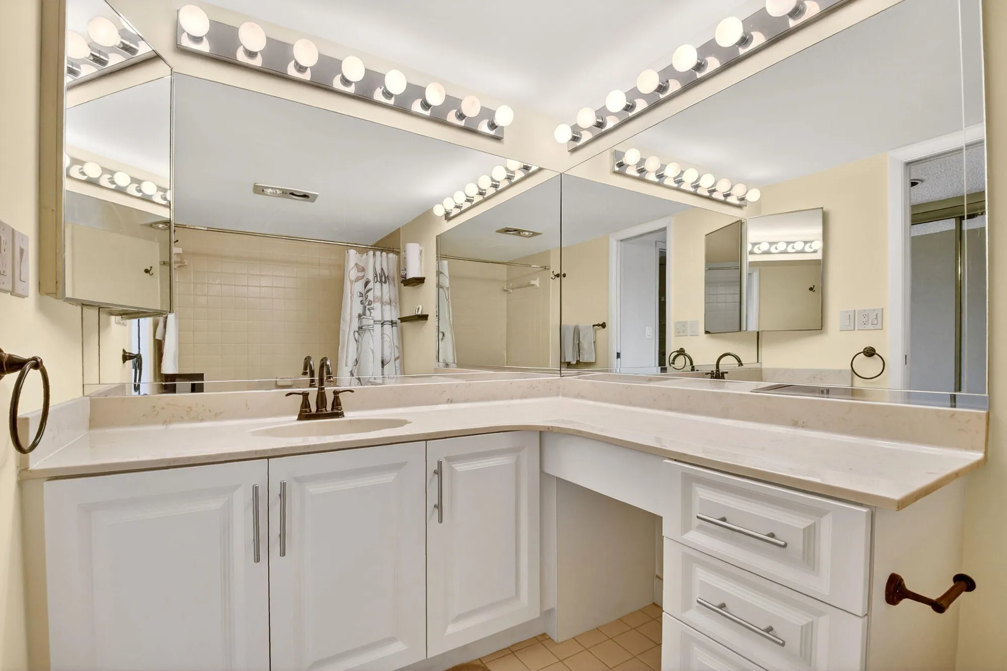 Property Slideshow image 26 of 46 | 5785 fairway park ct apt 204, Boynton Beach, FL, 33437