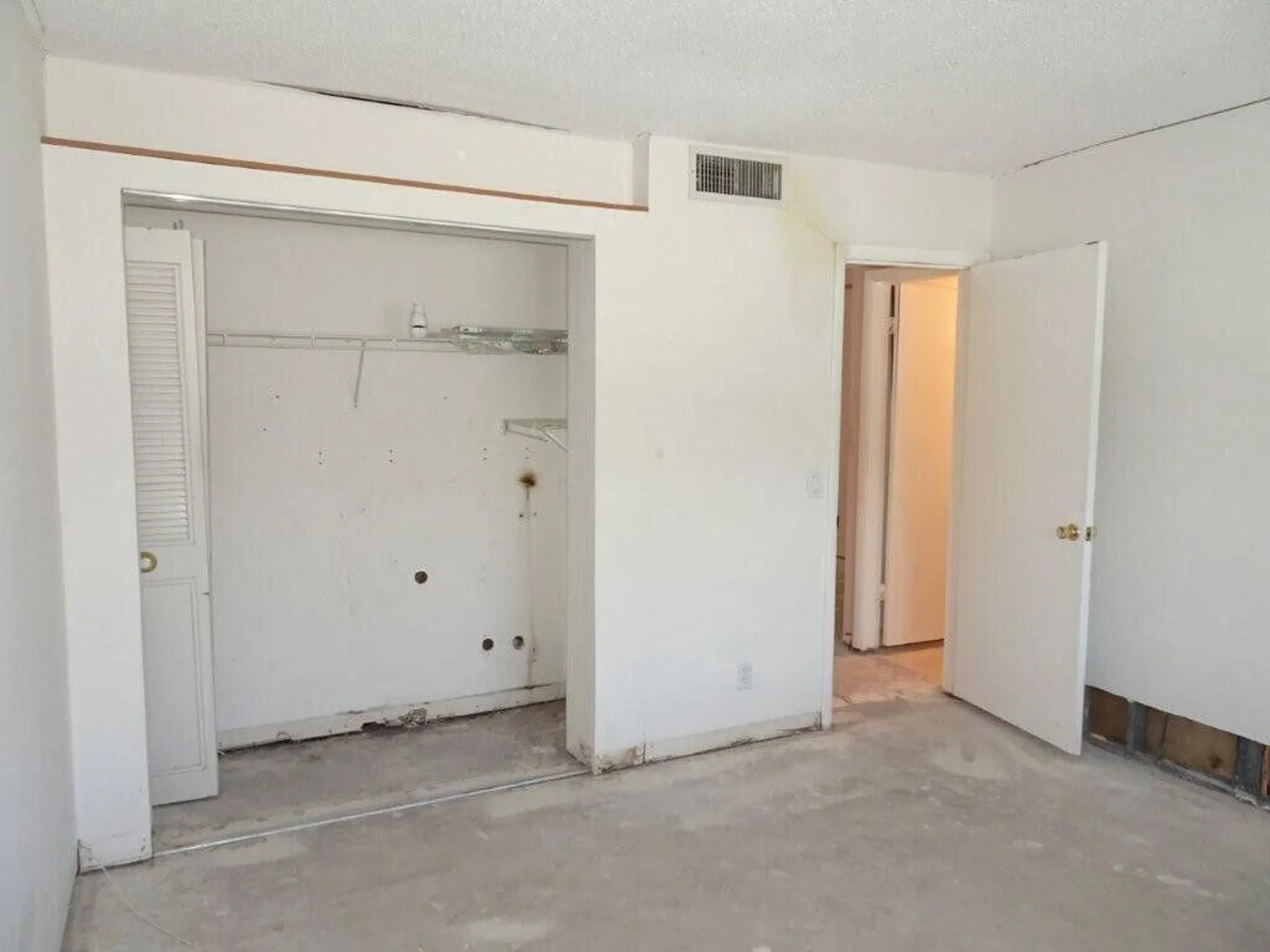 Property Slideshow image 8 of 13 | 630 snug harbor dr c6, Boynton Beach, FL, 33435