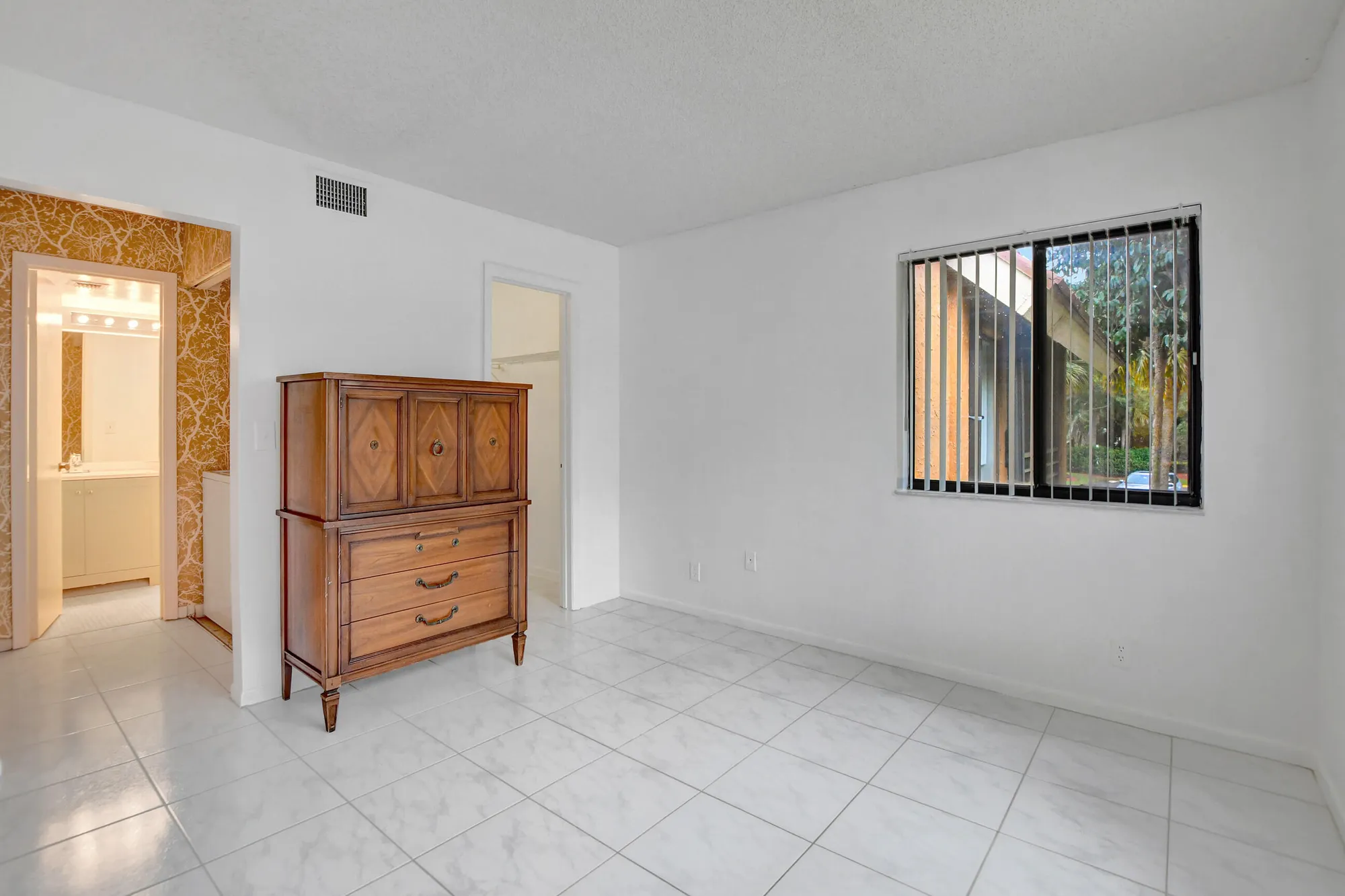 Property Slideshow image 18 of 32 | 11255 green lake dr 202, Boynton Beach, FL, 33437
