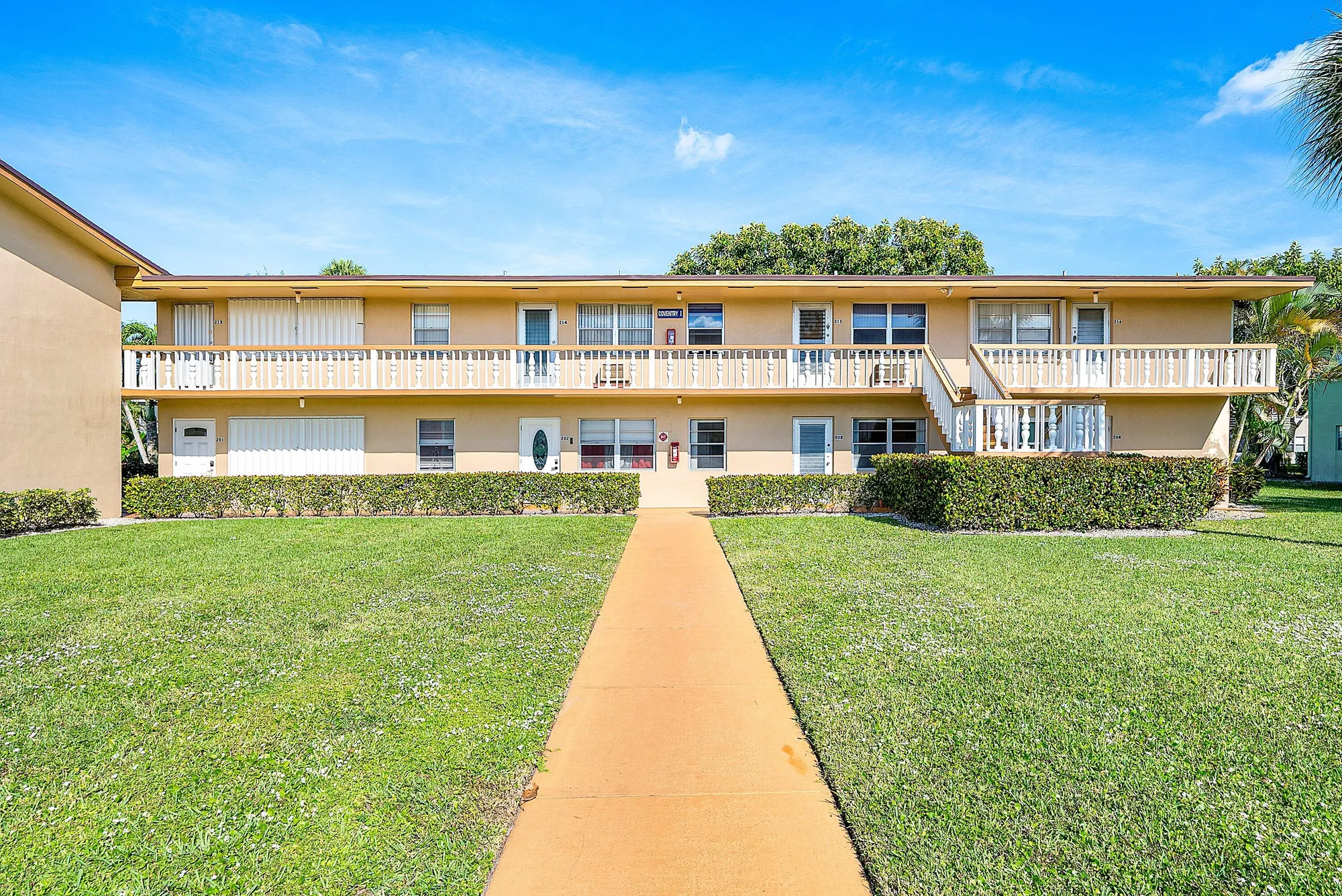 Property Slideshow image 19 of 28 | 203 coventry i # 203, West Palm Beach, FL, 33417