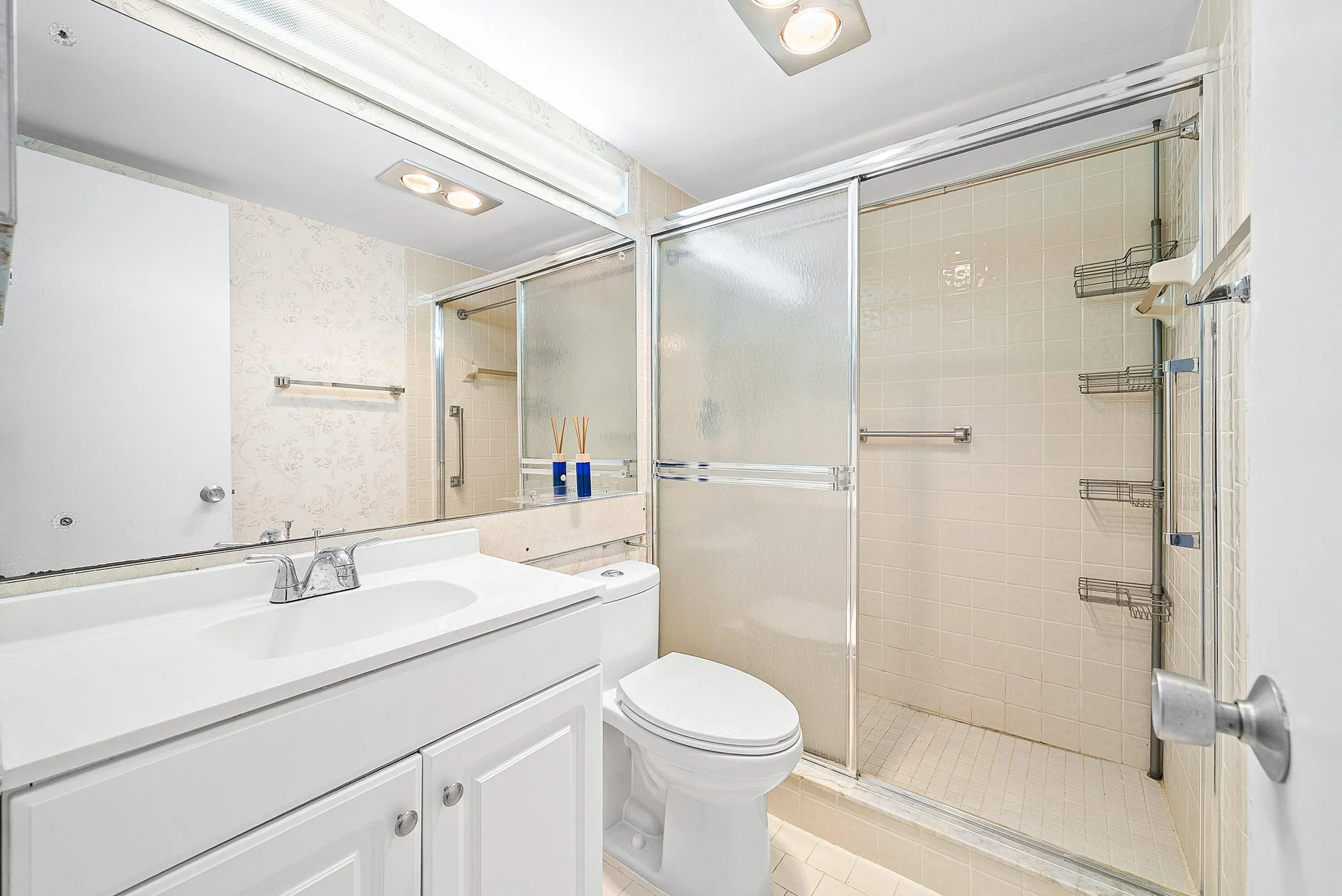 Property Slideshow image 14 of 28 | 203 coventry i # 203, West Palm Beach, FL, 33417