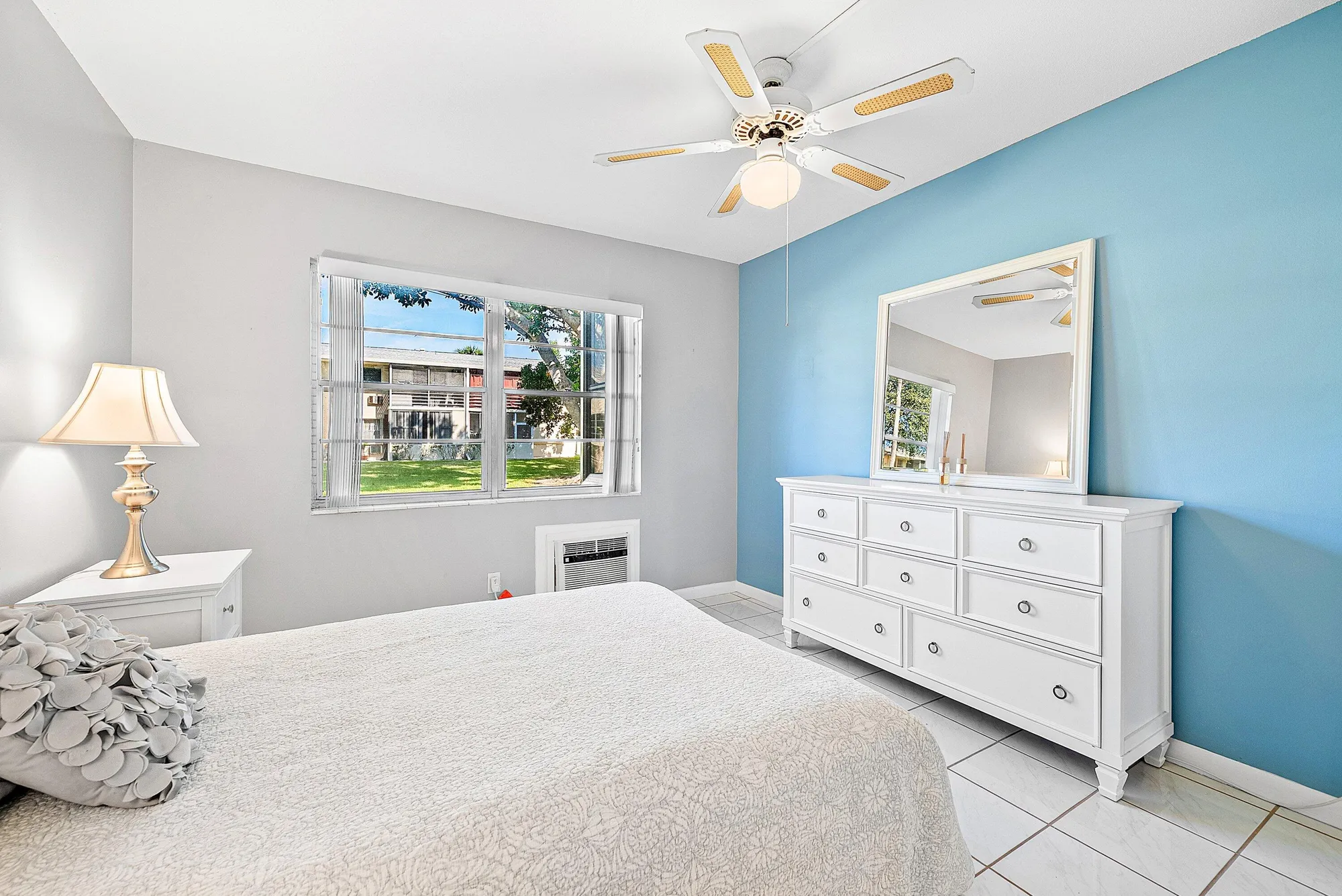 Property Slideshow image 10 of 28 | 203 coventry i # 203, West Palm Beach, FL, 33417