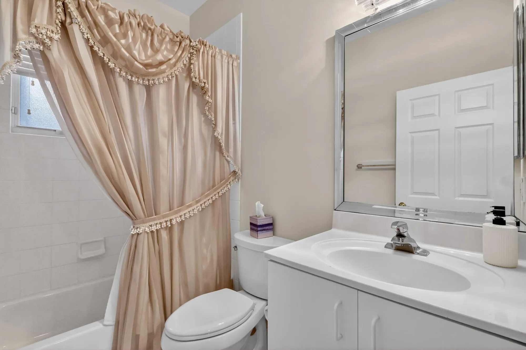 Property Slideshow image 30 of 37 | 10564 royal caribbean cir, Boynton Beach, FL, 33437