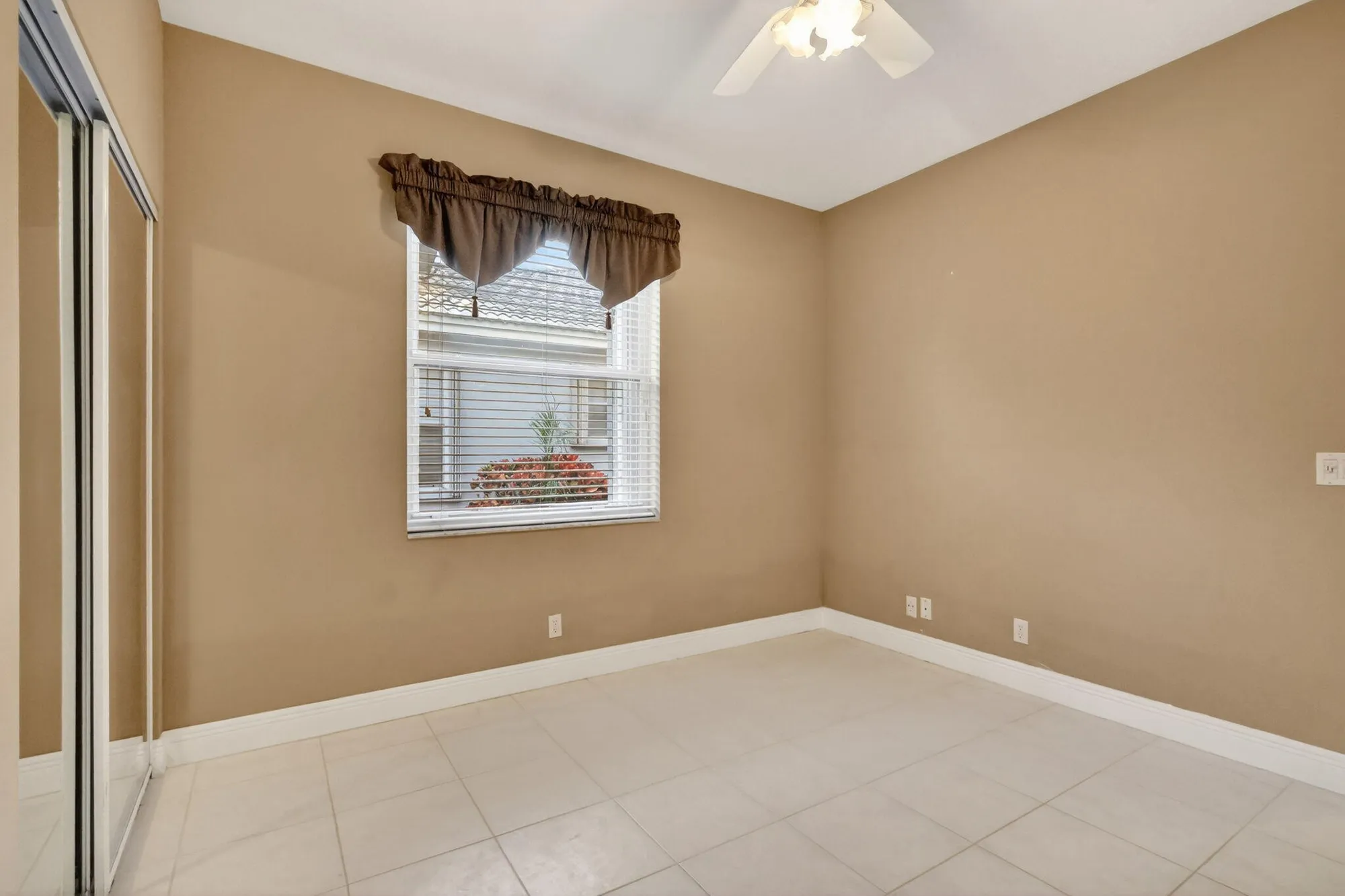 Property Slideshow image 32 of 37 | 10564 royal caribbean cir, Boynton Beach, FL, 33437