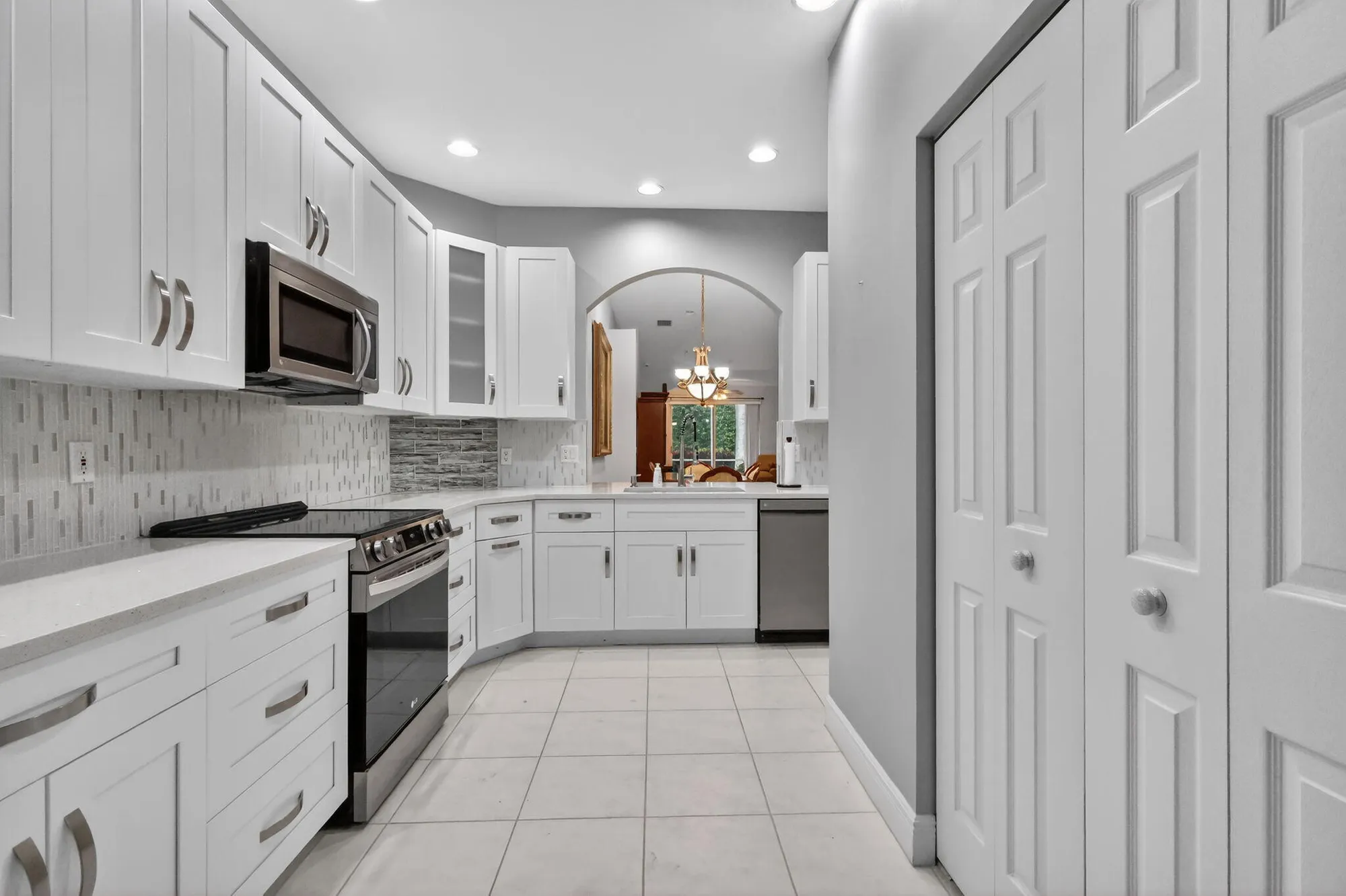 Property Slideshow image 8 of 37 | 10564 royal caribbean cir, Boynton Beach, FL, 33437