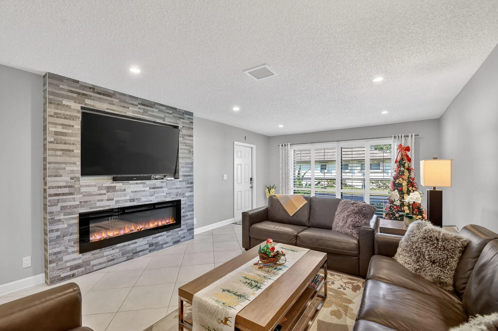 Property Slideshow image 11 of 71 | 4723 storkwood ln a, Boynton Beach, FL, 33436