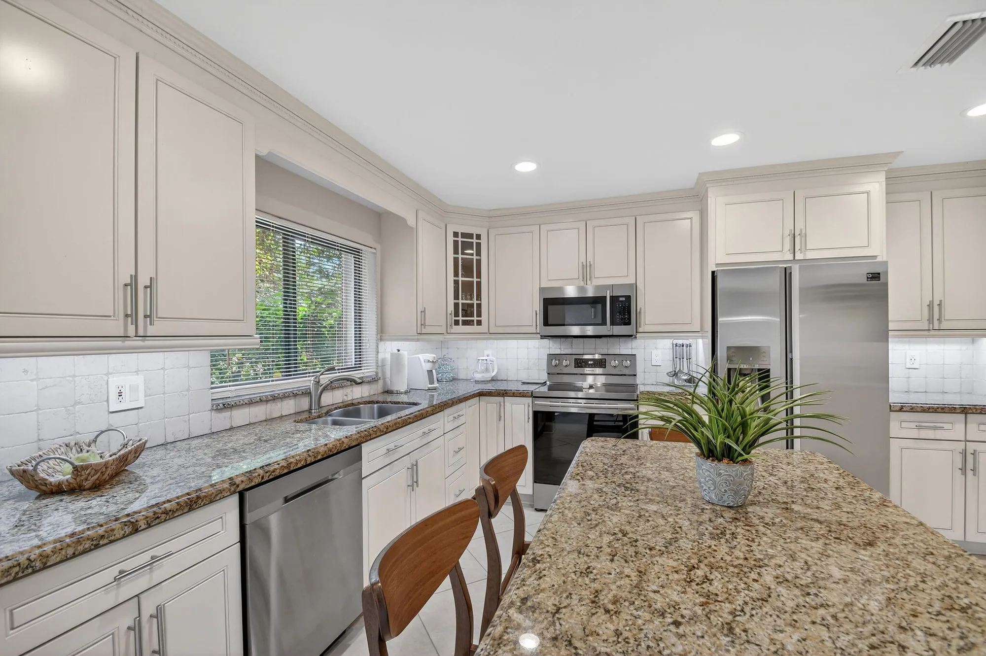 Property Slideshow image 21 of 71 | 4723 storkwood ln a, Boynton Beach, FL, 33436