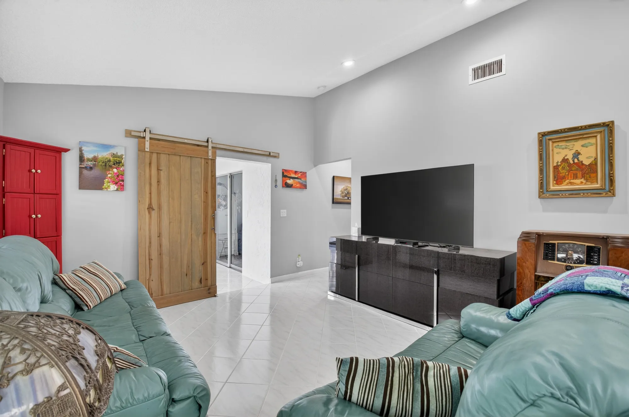 Property Slideshow image 9 of 47 | 8188 sweetbriar way, Boca Raton, FL, 33496