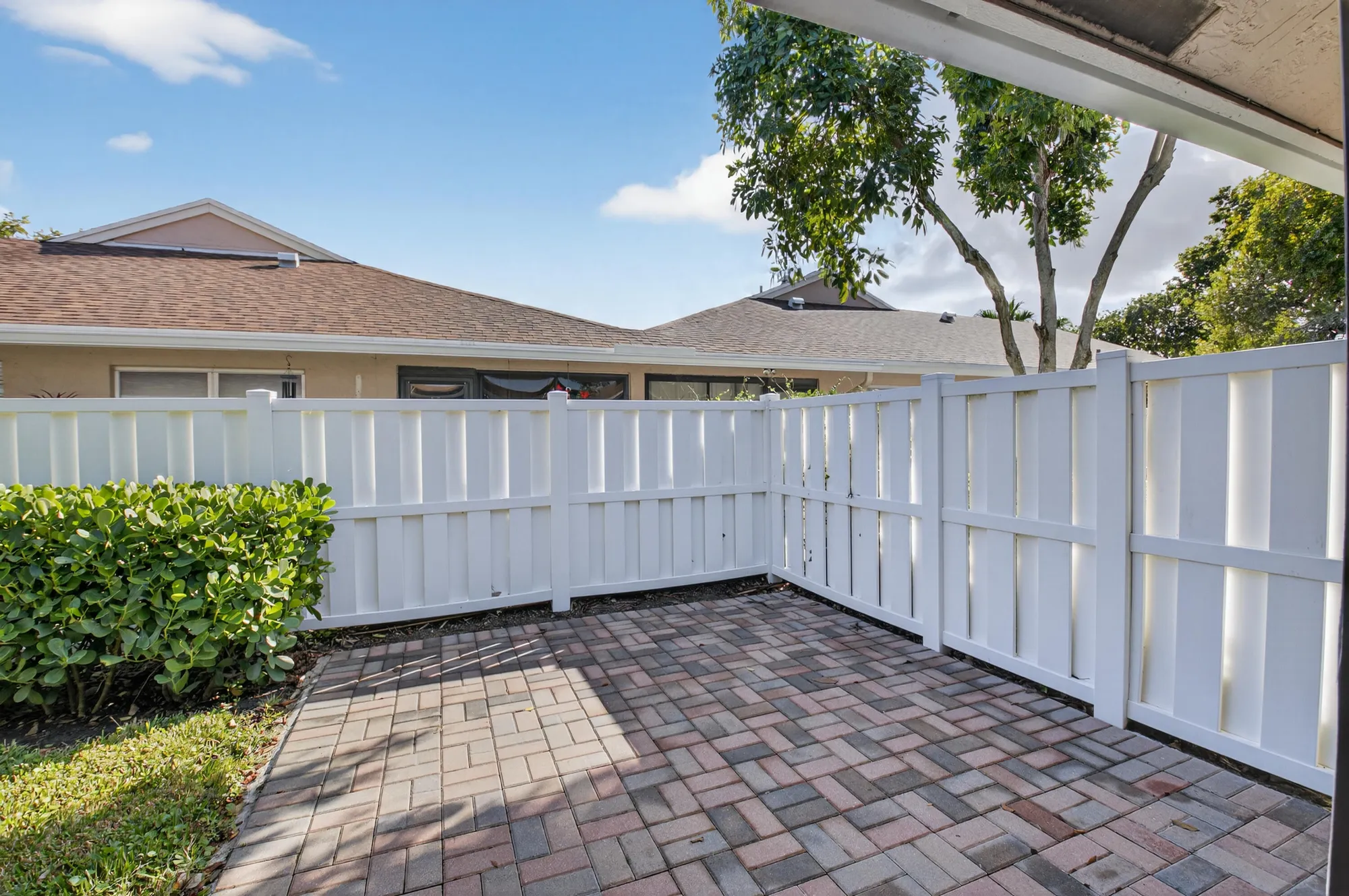 Property Slideshow image 29 of 47 | 8188 sweetbriar way, Boca Raton, FL, 33496