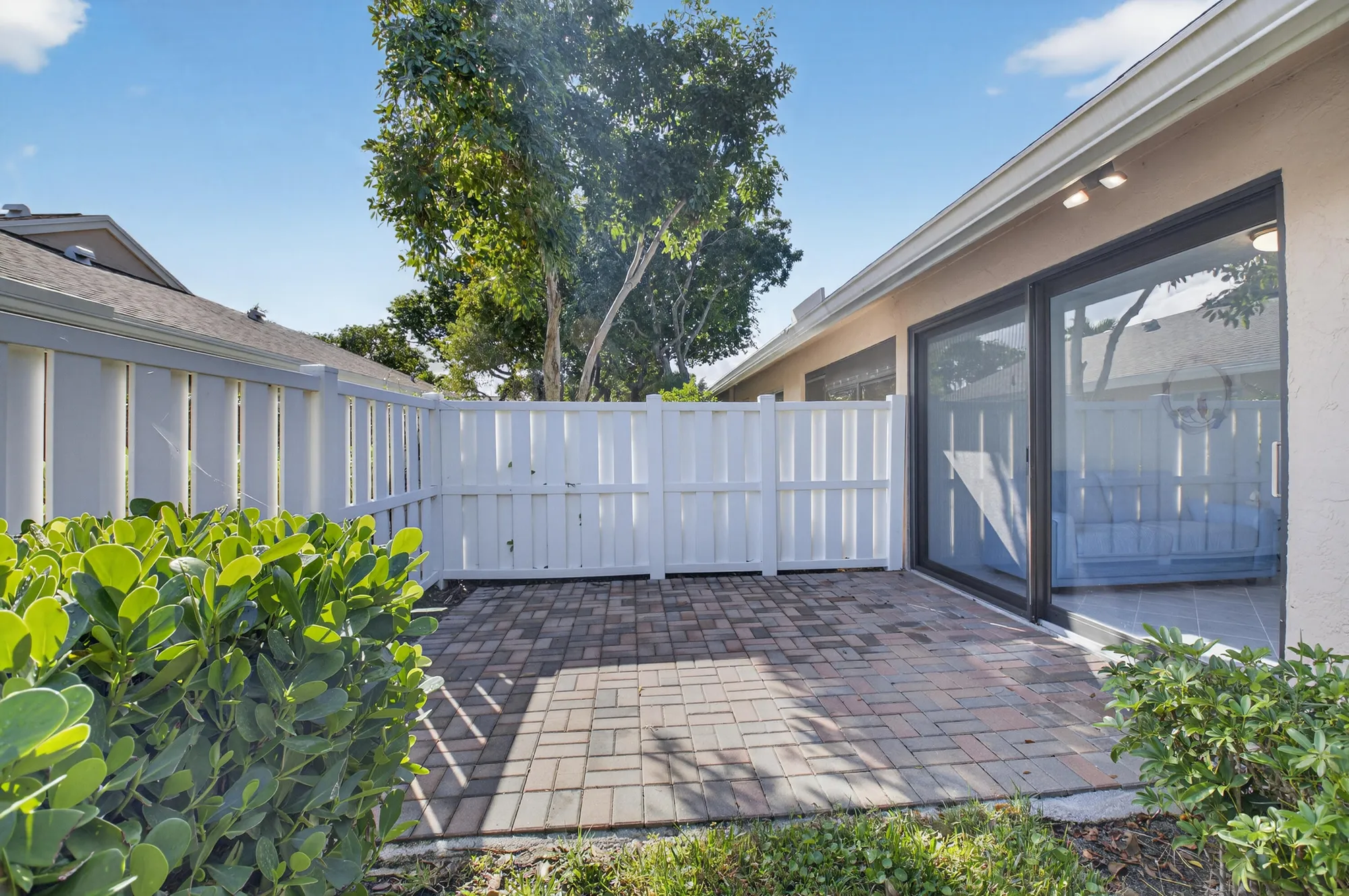 Property Slideshow image 28 of 47 | 8188 sweetbriar way, Boca Raton, FL, 33496