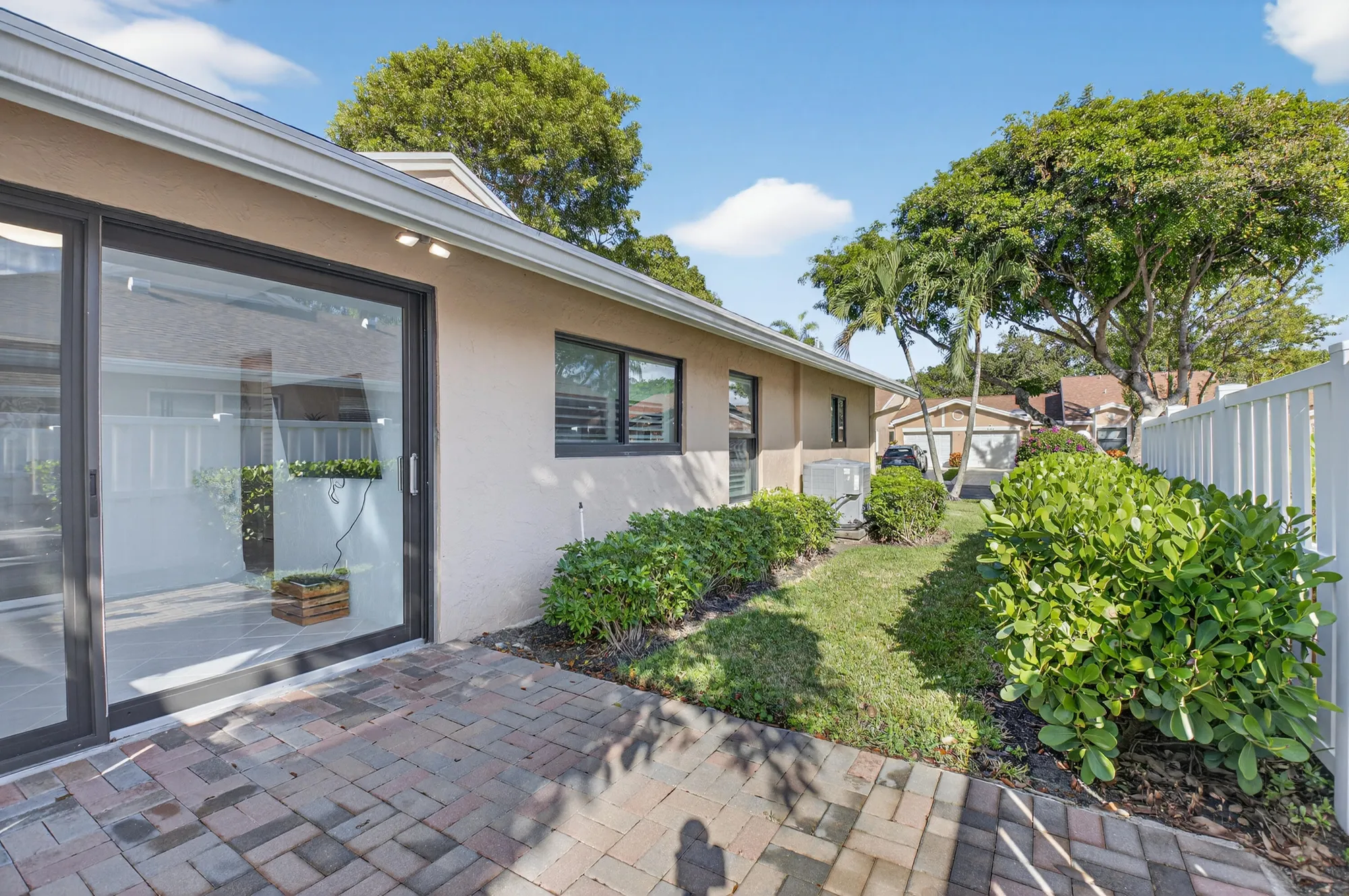 Property Slideshow image 30 of 47 | 8188 sweetbriar way, Boca Raton, FL, 33496