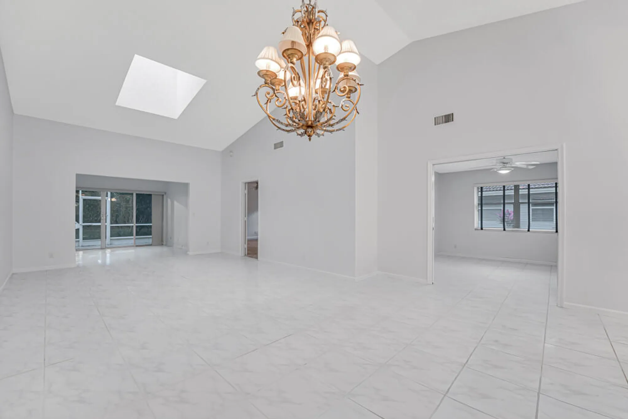 Property Slideshow image 9 of 77 | 7043 summer tree dr, Boynton Beach, FL, 33437