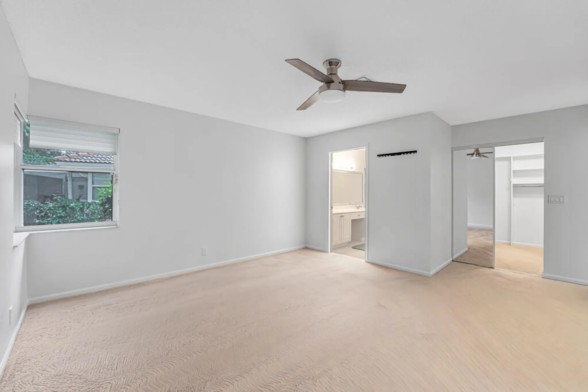 Property Slideshow image 30 of 77 | 7043 summer tree dr, Boynton Beach, FL, 33437