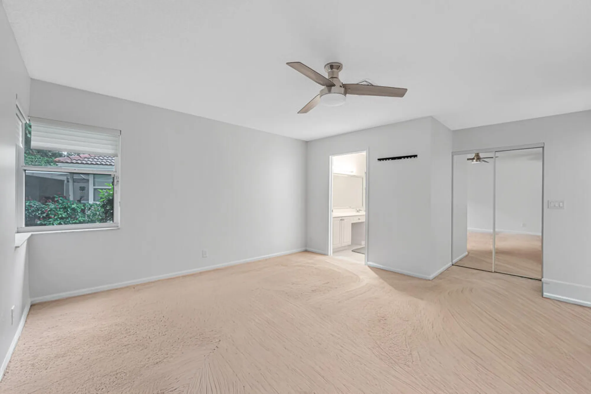 Property Slideshow image 32 of 77 | 7043 summer tree dr, Boynton Beach, FL, 33437