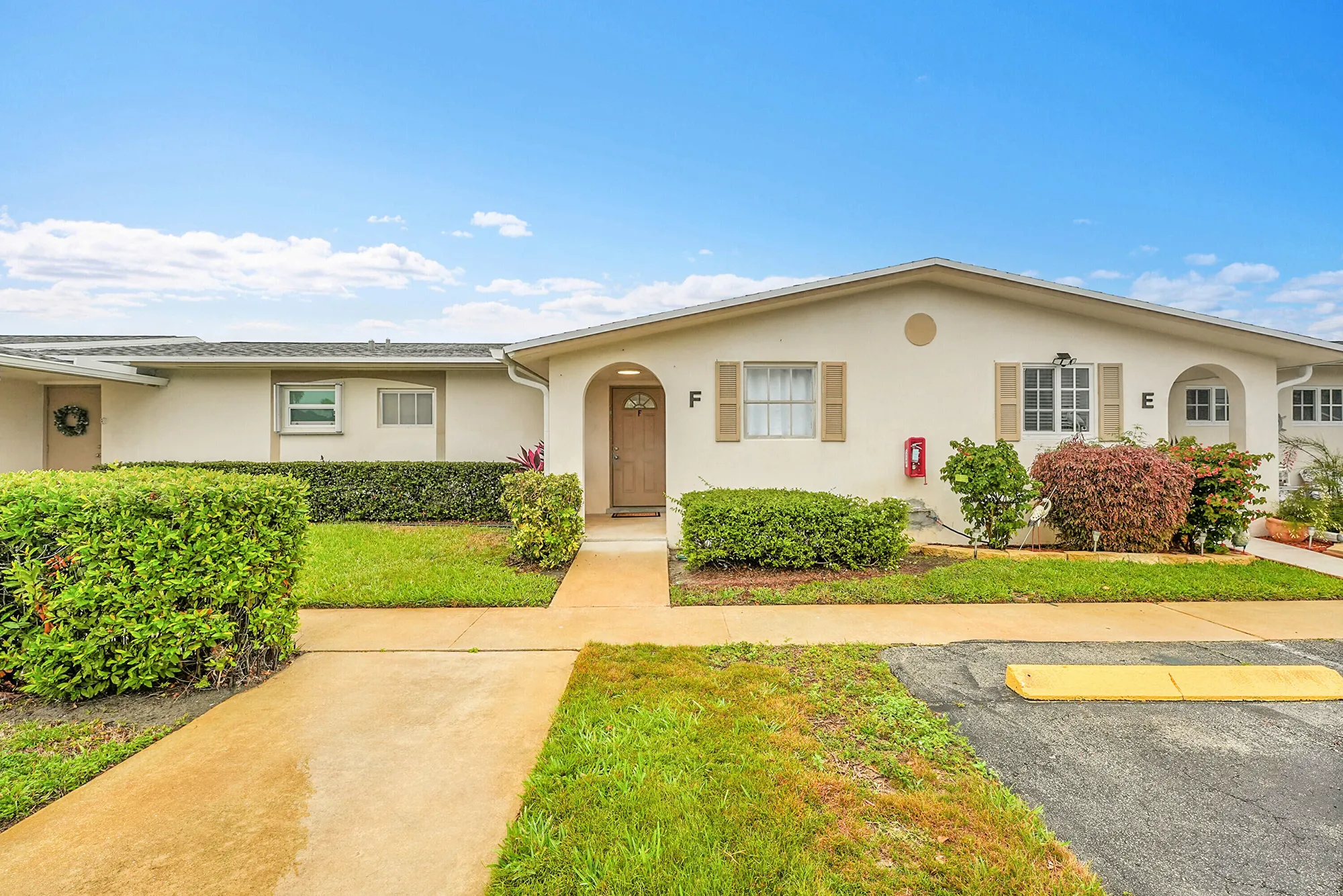 Property Slideshow image 9 of 22 | 5043 cresthaven blvd f, West Palm Beach, FL, 33415