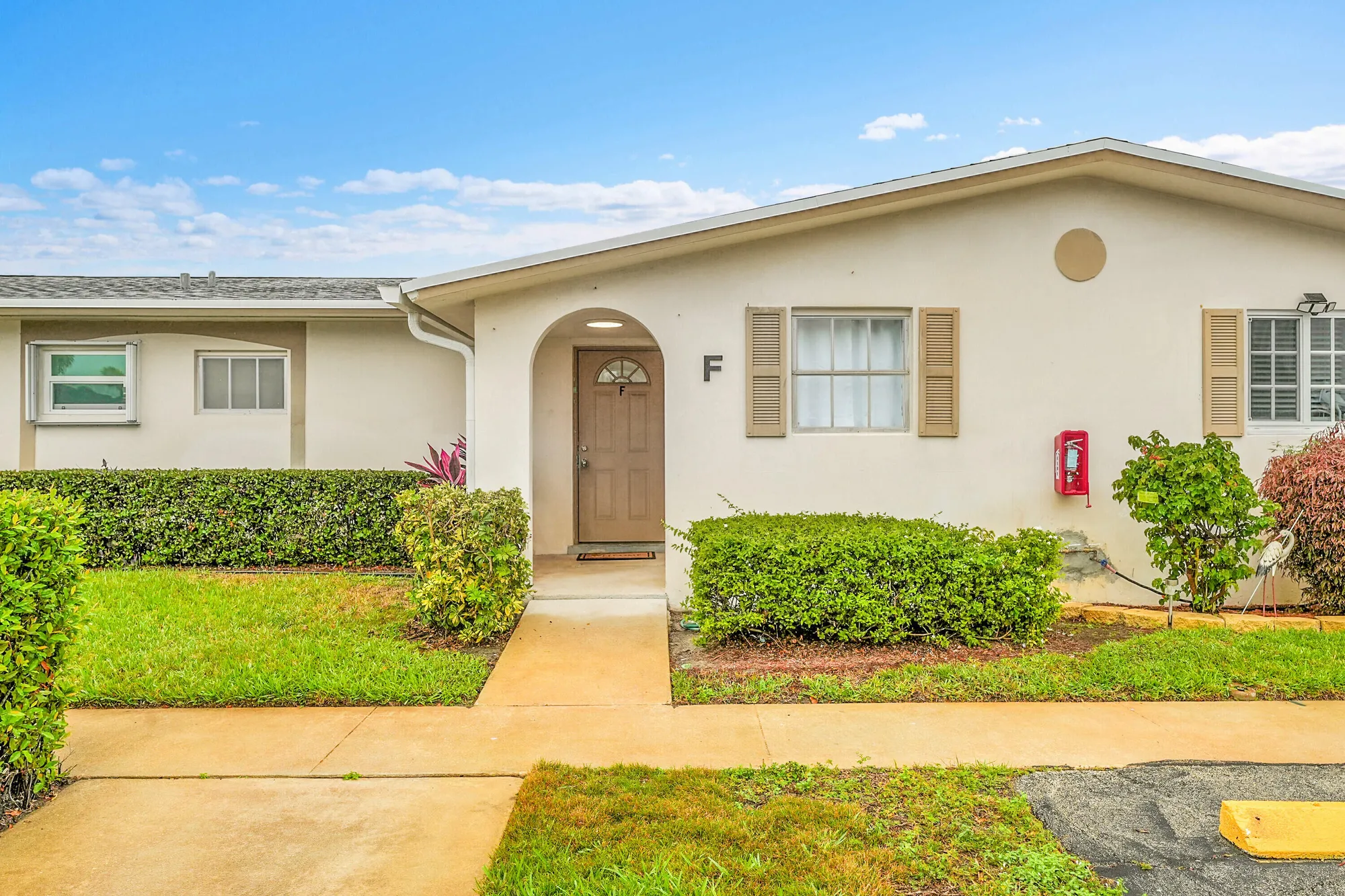 Property Slideshow image 1 of 22 | 5043 cresthaven blvd f, West Palm Beach, FL, 33415