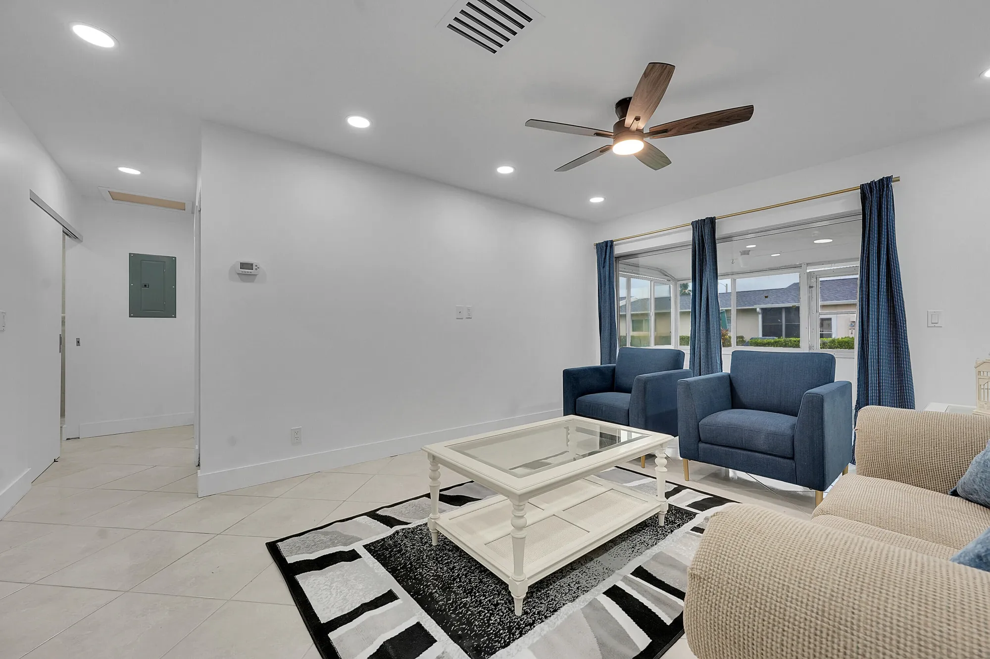 Property Slideshow image 12 of 22 | 5043 cresthaven blvd f, West Palm Beach, FL, 33415
