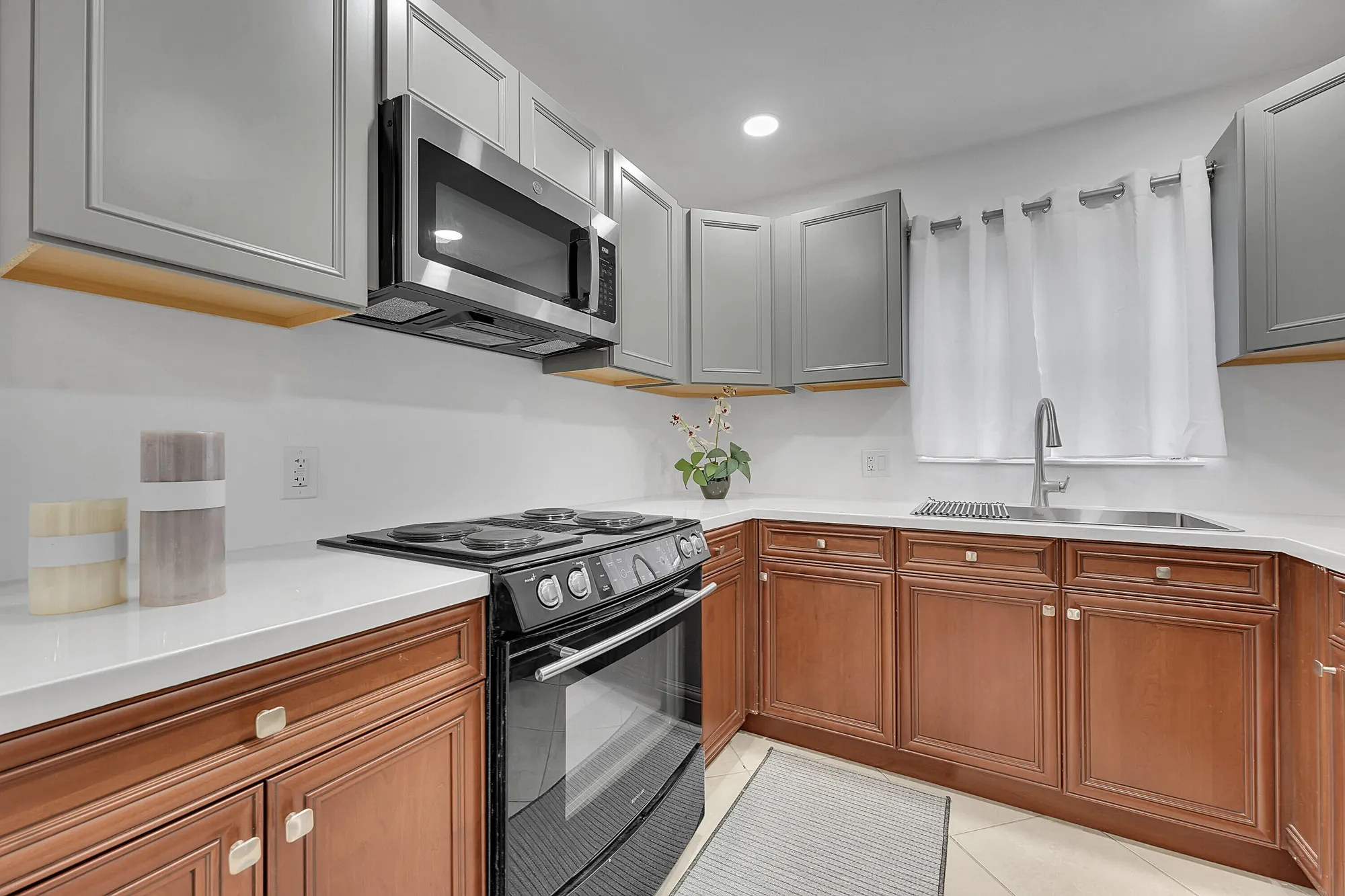 Property Slideshow image 3 of 22 | 5043 cresthaven blvd f, West Palm Beach, FL, 33415