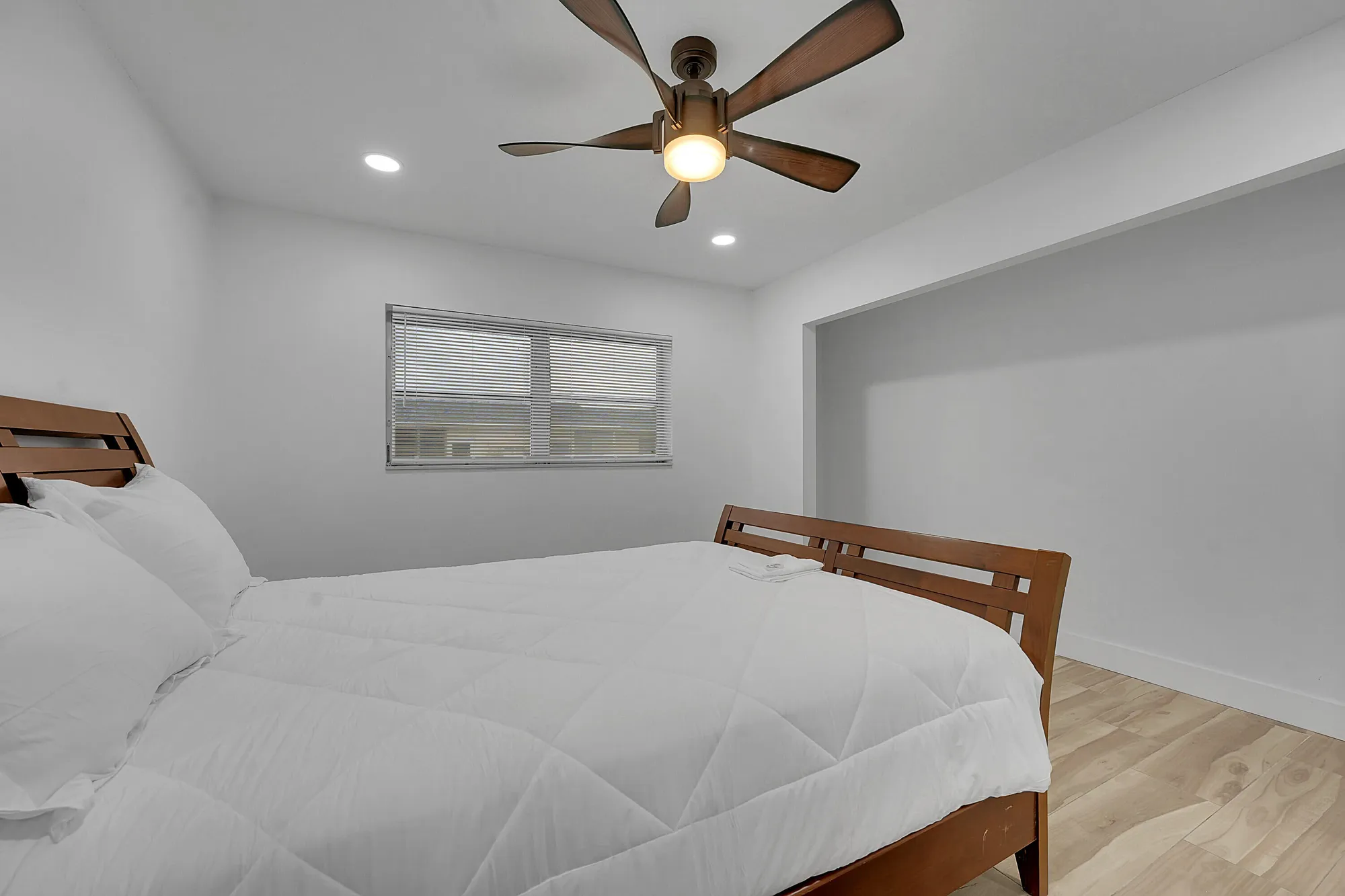 Property Slideshow image 17 of 22 | 5043 cresthaven blvd f, West Palm Beach, FL, 33415