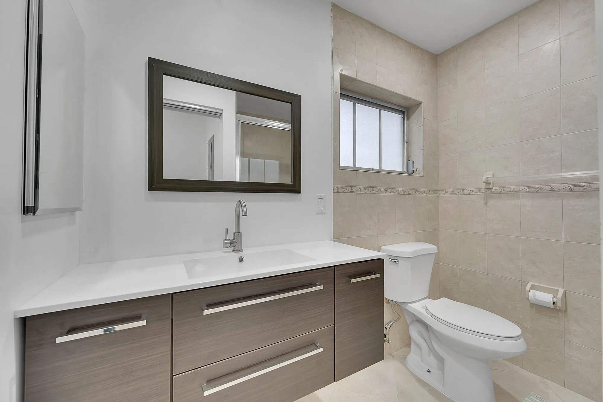 Property Slideshow image 5 of 22 | 5043 cresthaven blvd f, West Palm Beach, FL, 33415