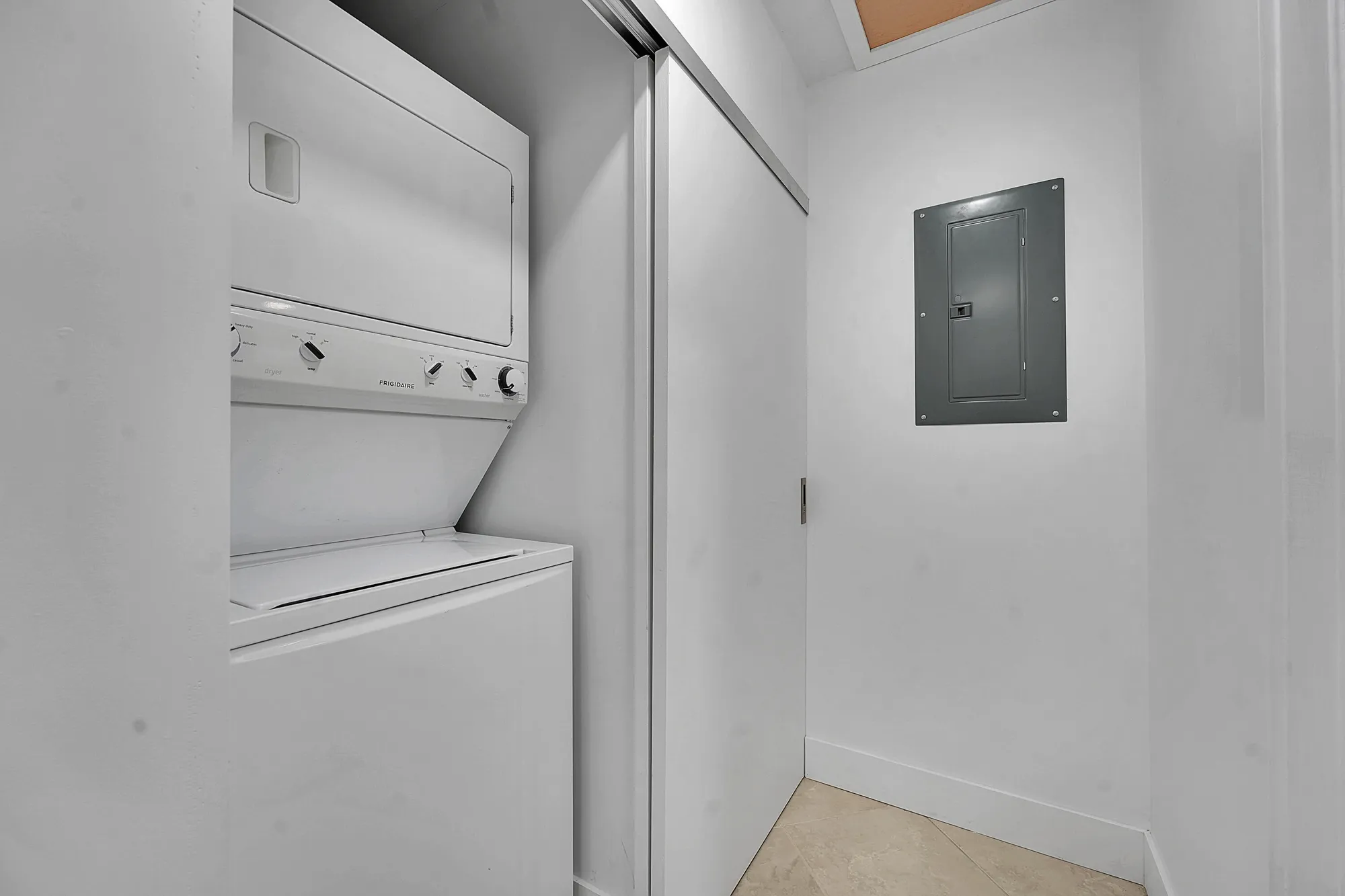 Property Slideshow image 6 of 22 | 5043 cresthaven blvd f, West Palm Beach, FL, 33415