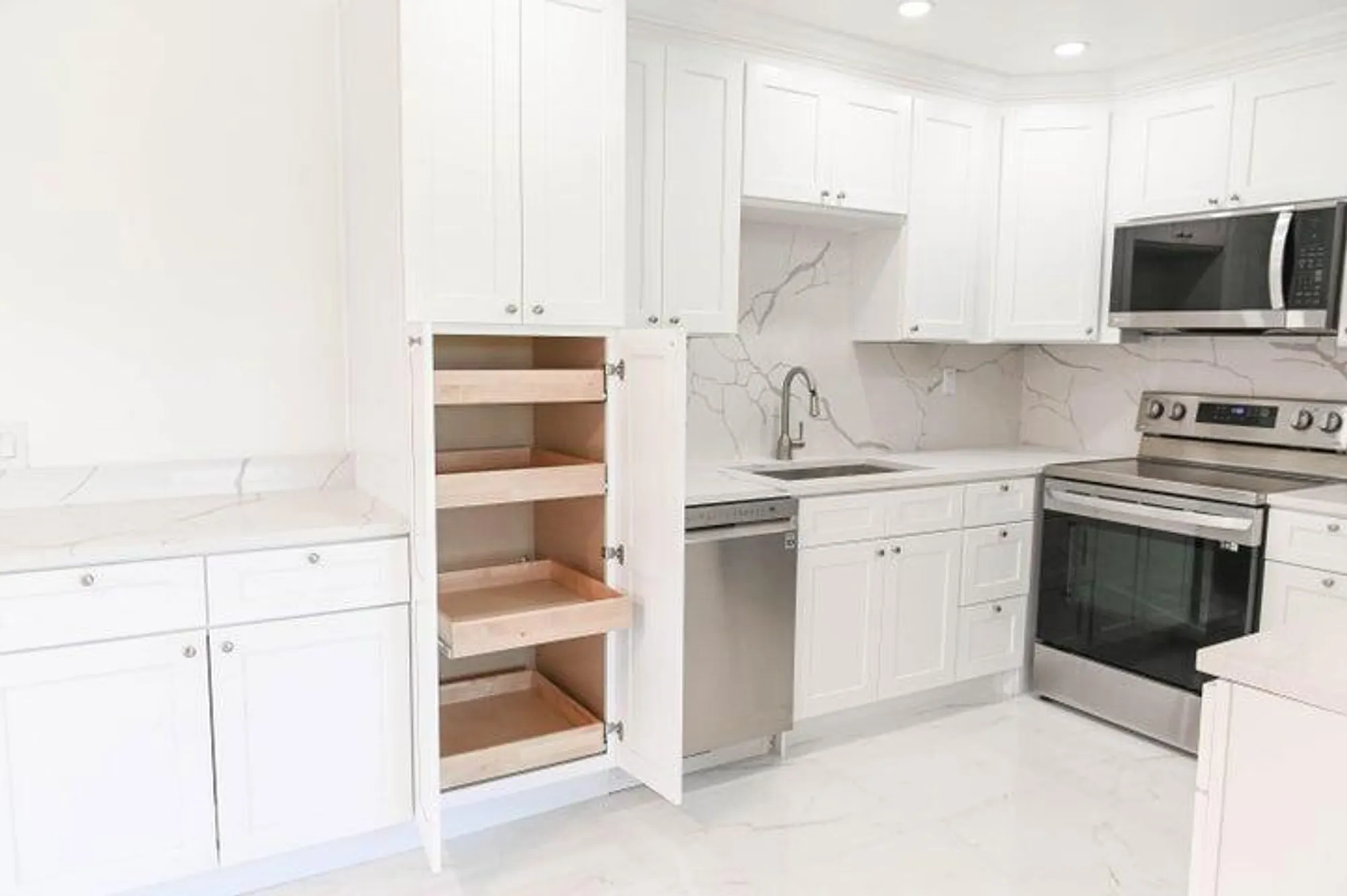 Property Slideshow image 5 of 22 | 282 burgundy f f, Delray Beach, FL, 33484