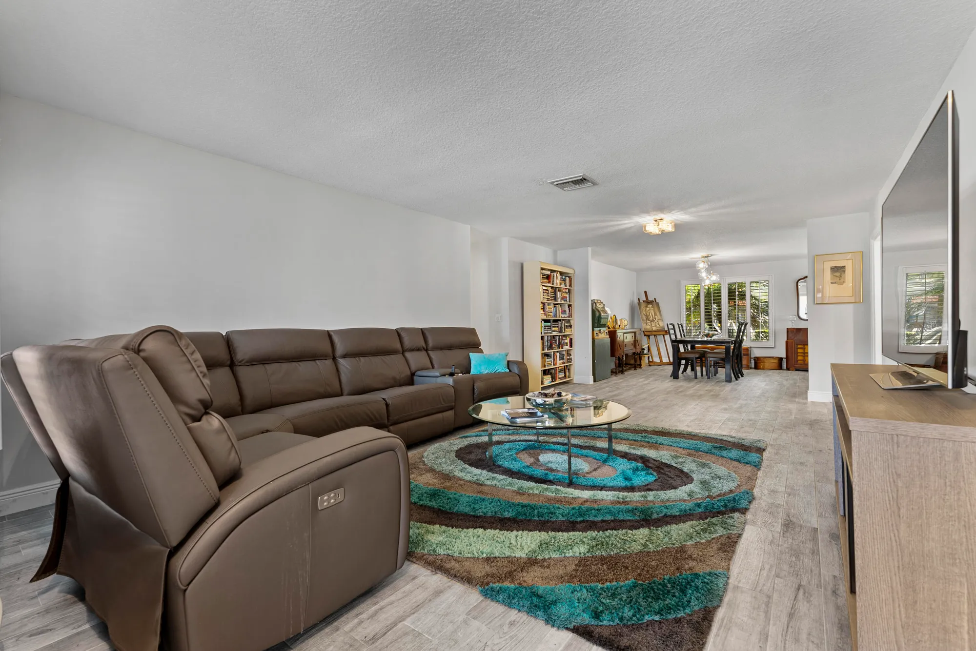 Property Slideshow image 14 of 48 | 334 nw 42nd st, Boca Raton, FL, 33431