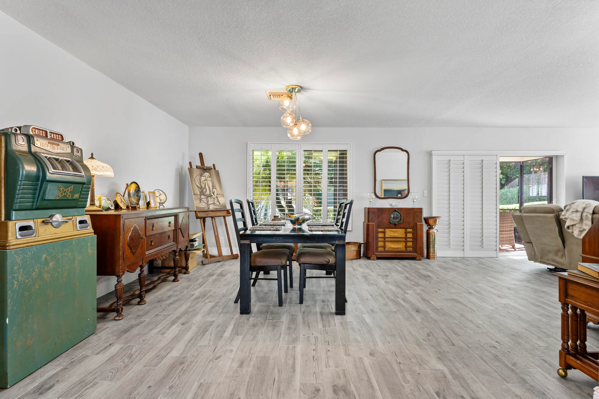 Property Slideshow image 15 of 48 | 334 nw 42nd st, Boca Raton, FL, 33431
