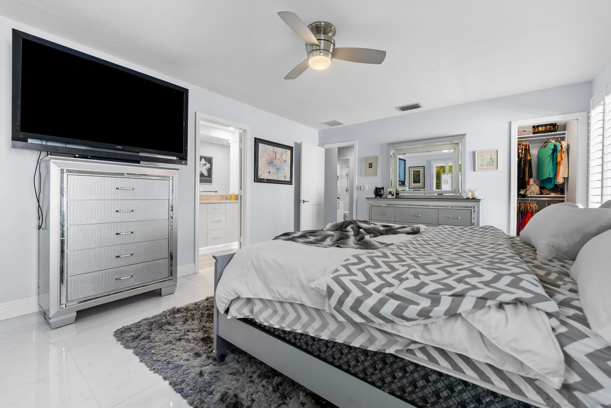 Property Slideshow image 28 of 48 | 334 nw 42nd st, Boca Raton, FL, 33431