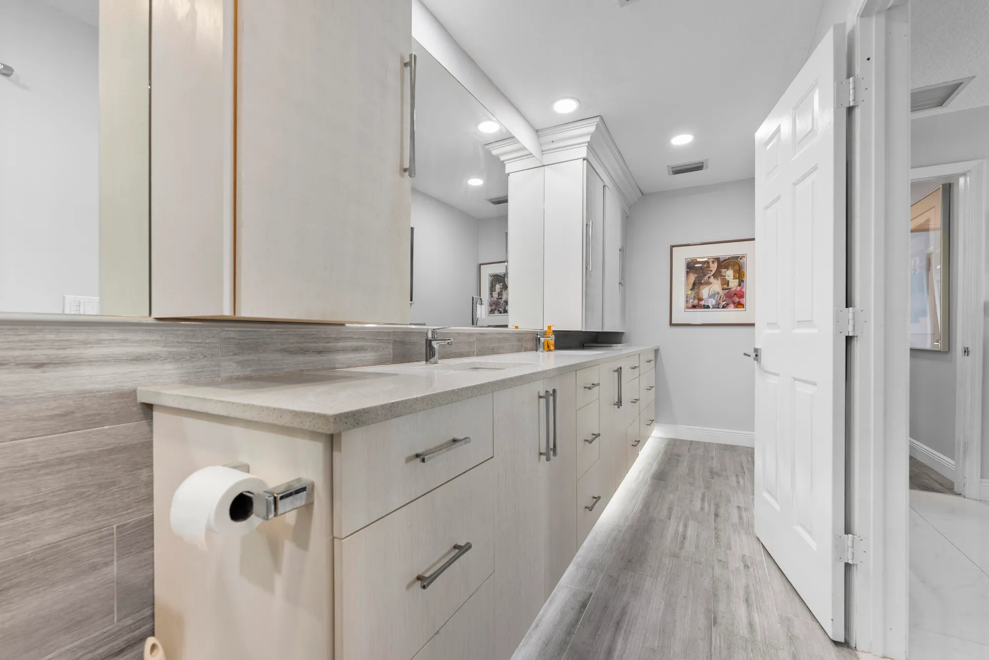 Property Slideshow image 32 of 48 | 334 nw 42nd st, Boca Raton, FL, 33431