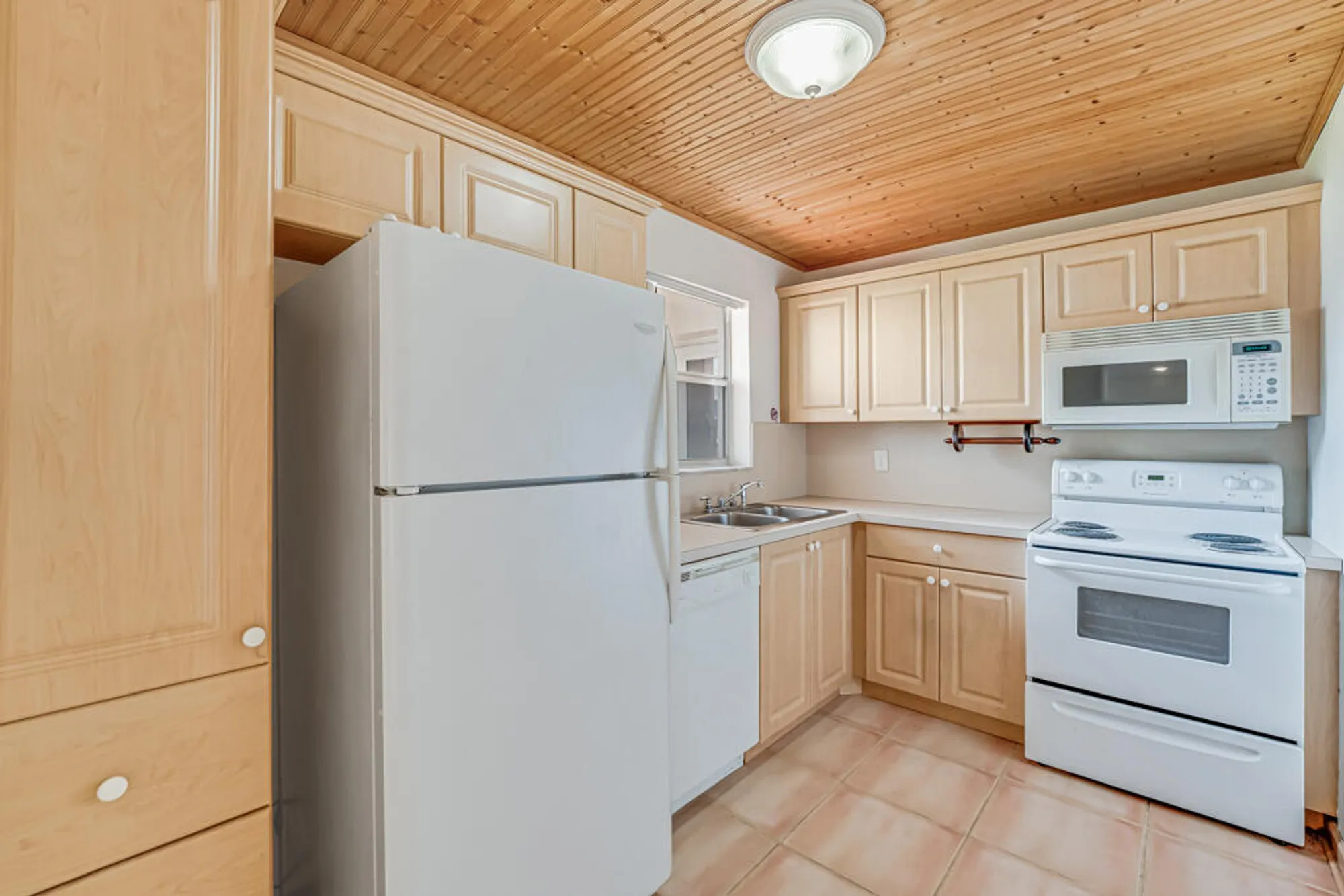 Property Slideshow image 8 of 46 | 199 lake carol dr, West Palm Beach, FL, 33411