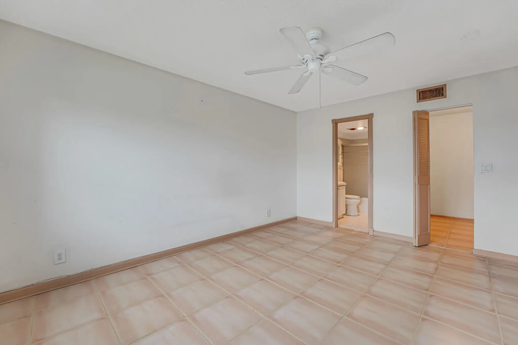 Property Slideshow image 13 of 46 | 199 lake carol dr, West Palm Beach, FL, 33411