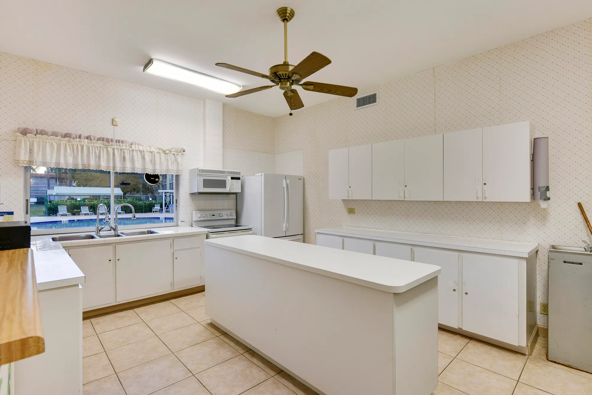Property Slideshow image 21 of 27 | 3100 springdale blvd apt 314, Palm Springs, FL, 33461