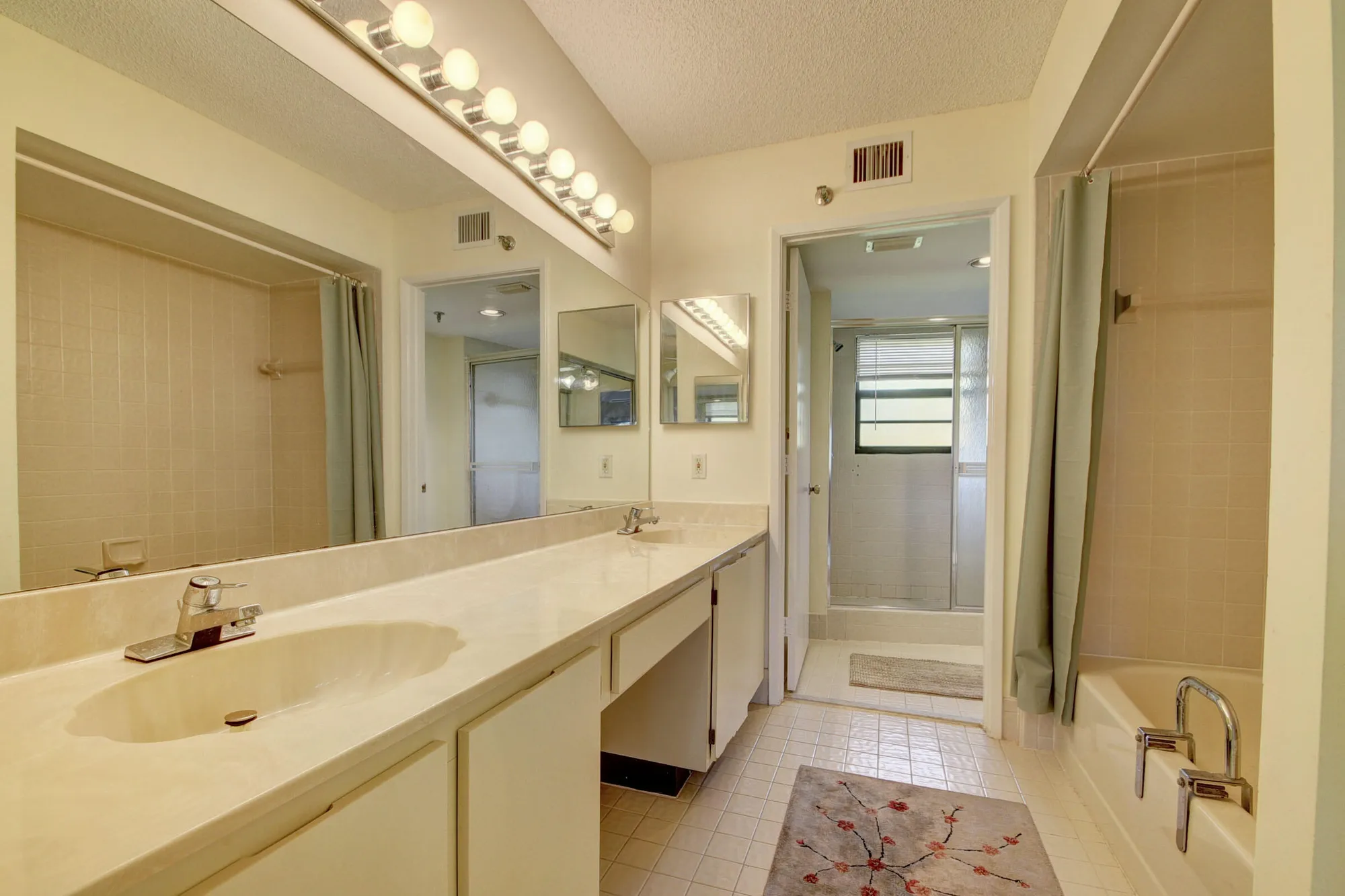 Property Slideshow image 17 of 44 | 7380 s oriole blvd apt 103, Delray Beach, FL, 33446