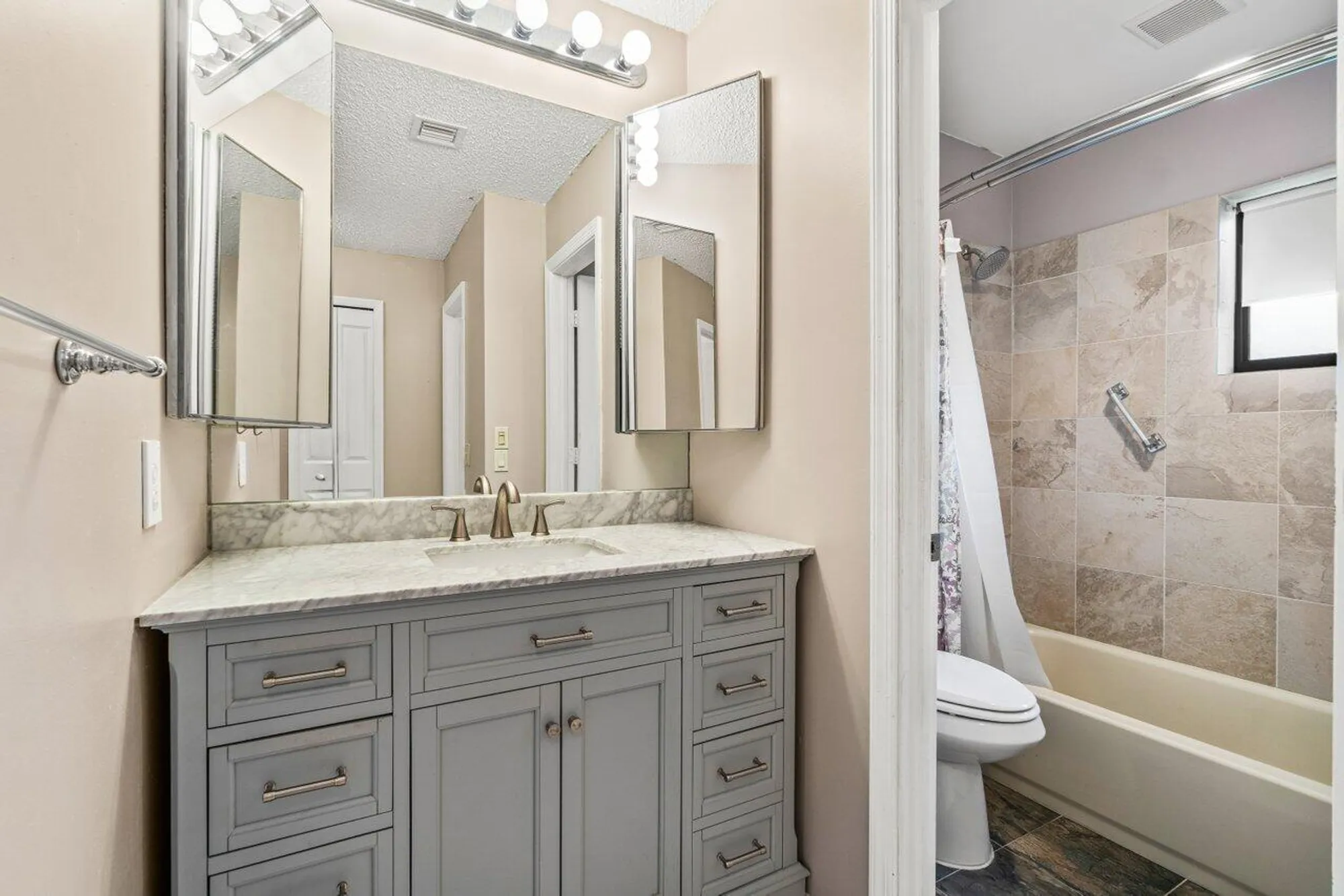 Property Slideshow image 16 of 35 | 4888 equestrian cir b, Boynton Beach, FL, 33436