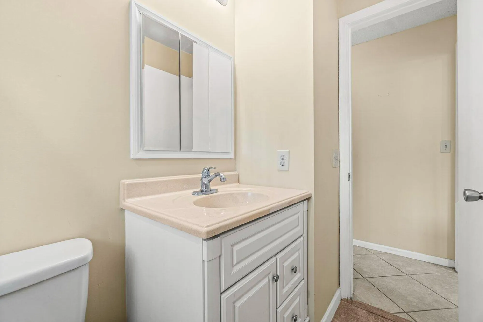 Property Slideshow image 20 of 35 | 4888 equestrian cir b, Boynton Beach, FL, 33436