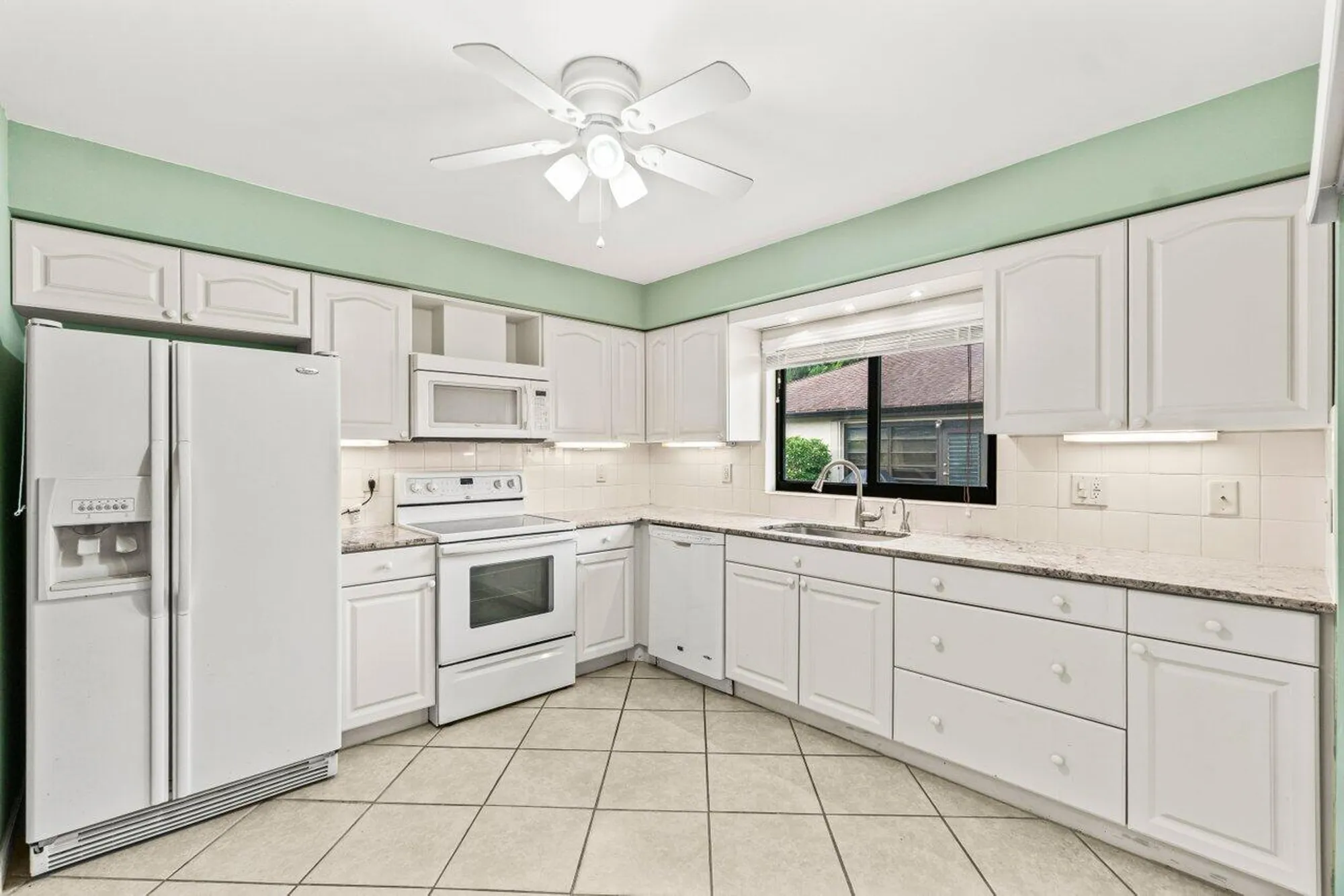 Property Slideshow image 2 of 35 | 4888 equestrian cir b, Boynton Beach, FL, 33436